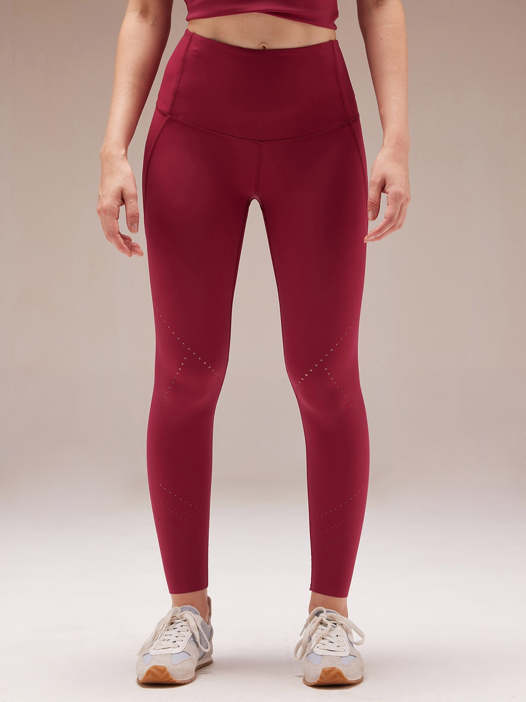 

CAVA Women Ankle-Length Aerial Leggings Tights, Maroon