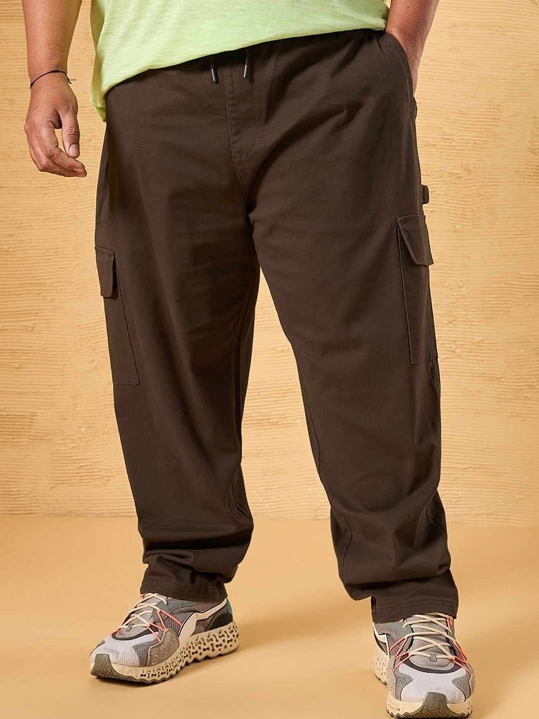 

Bewakoof Men Plus Size Cargo Carpenter Pants, Brown