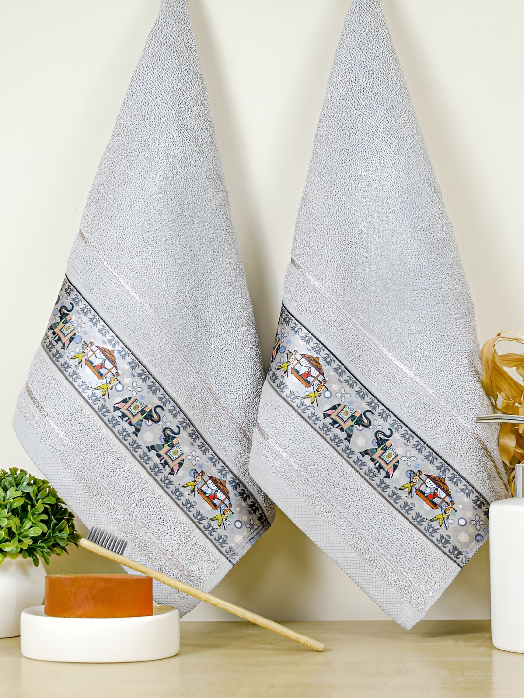 

RANGOLI Grey 2 Pcs Printed Pure Cotton 440 GSM Hand Towels