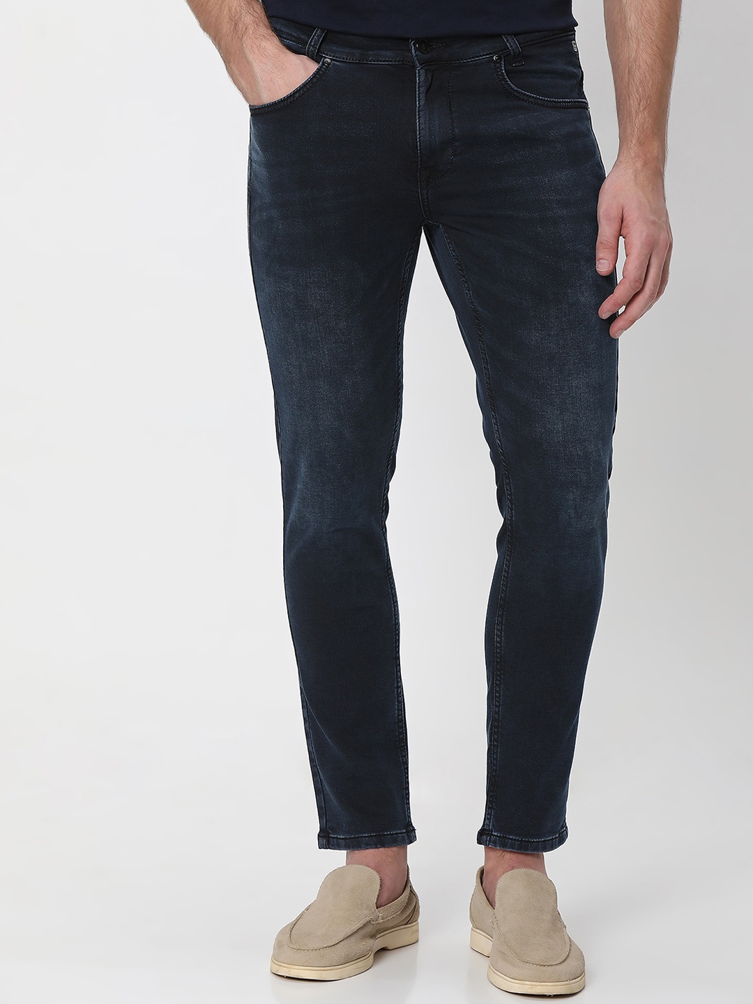 

Mufti Men Mid-Rise Tapered Fit Light Fade Stretchable Jeans, Charcoal