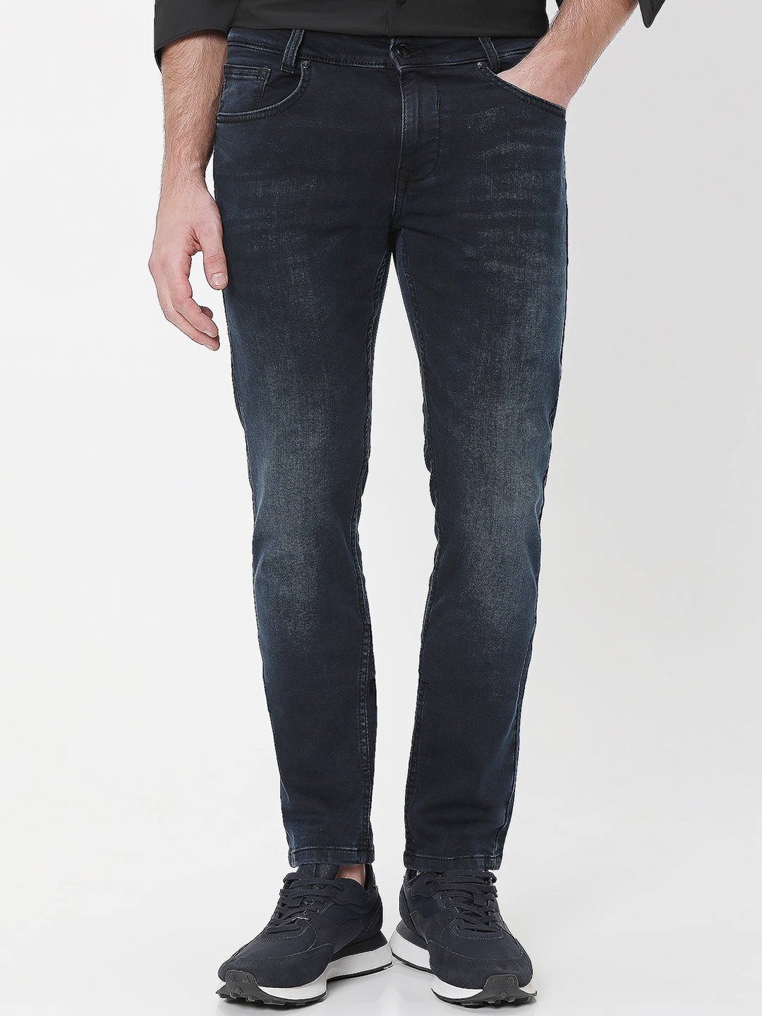 

Mufti Men Slim Fit Light Fade Jeans, Charcoal