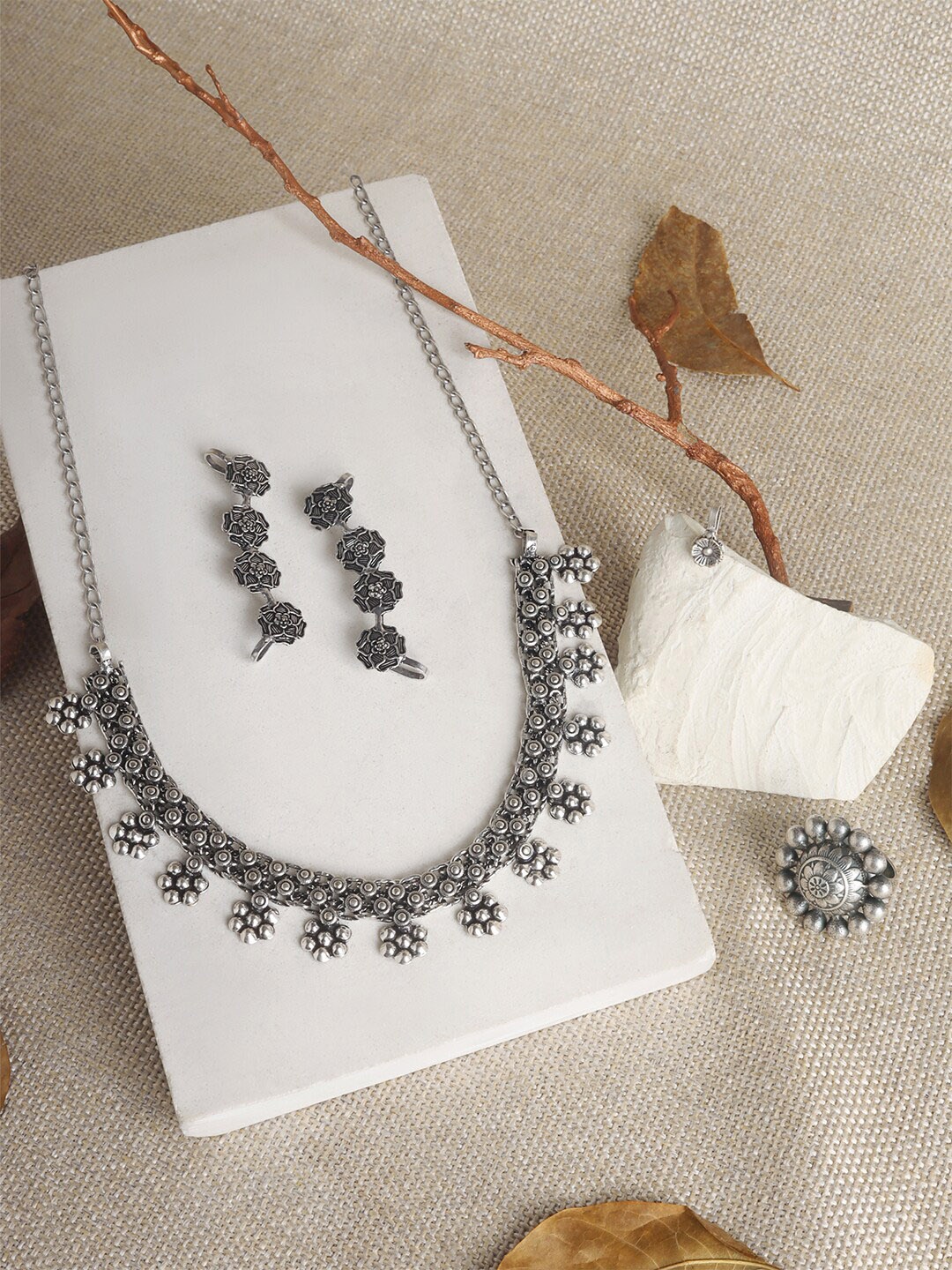 

TEEJH Uraiyur Silver-Plated Oxidised Jewellery Set