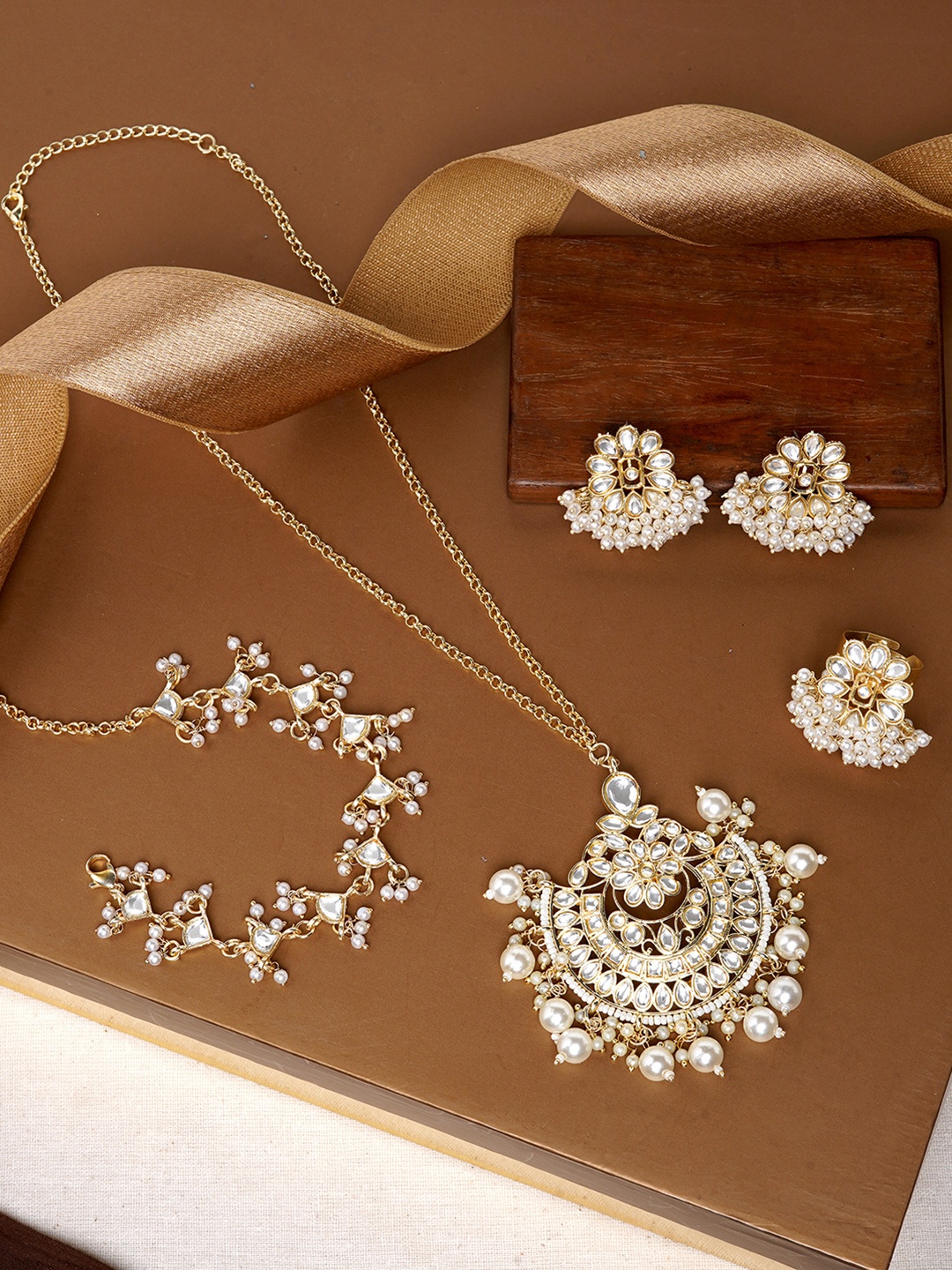

TEEJH Gold-Plated Stone Studded & Beaded Jewellery Set