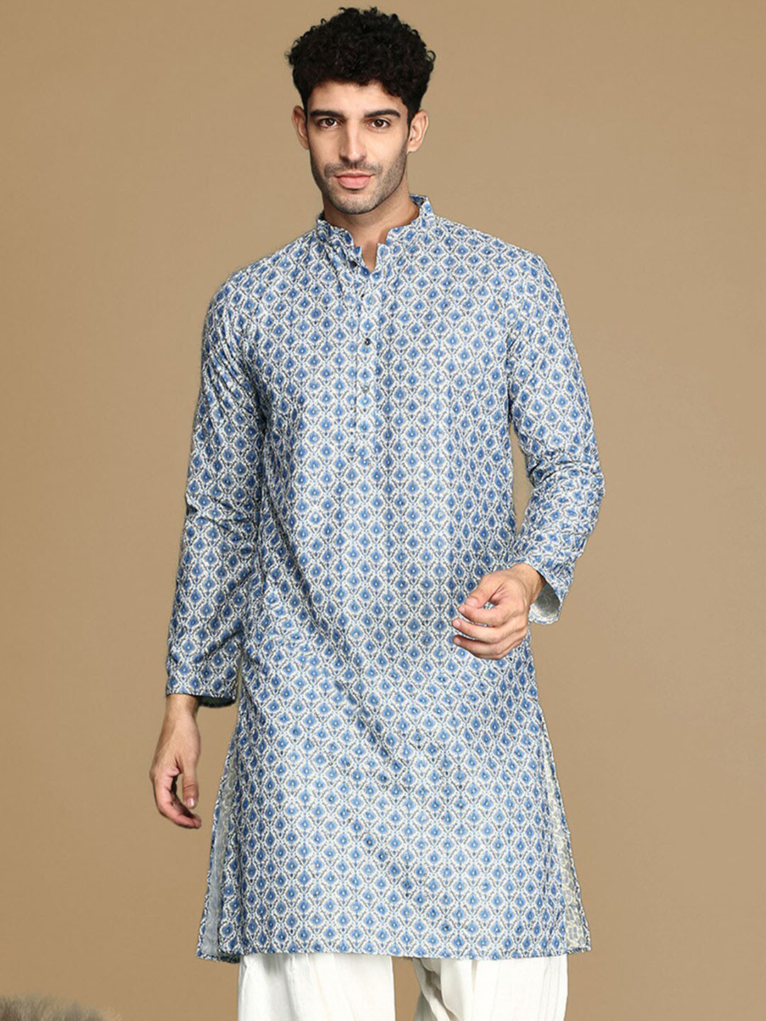 

Sanwara Ethnic Motifs Printed Sequinned Mandarin Collar Straight Kurta, Blue