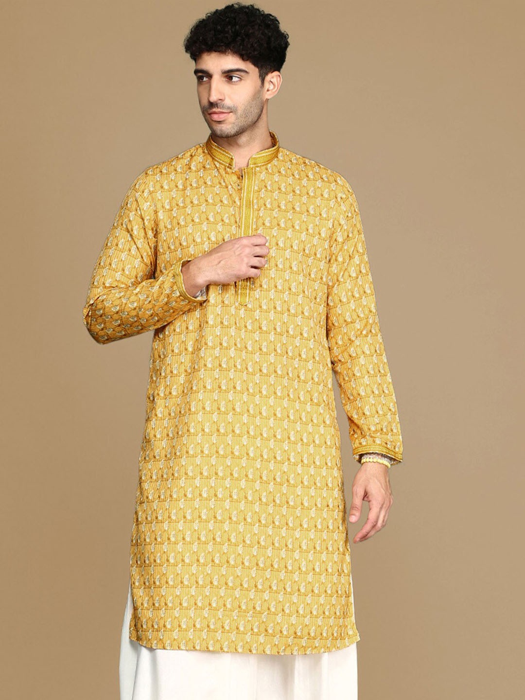 

Sanwara Floral Printed Mandarin Collar Straight Cotton Kurta, Yellow