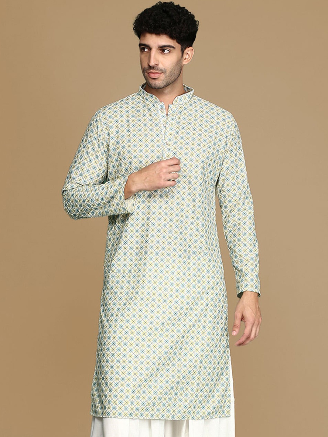 

Sanwara Geometric Printed Mandarin Collar Sequined Kurta, Yellow