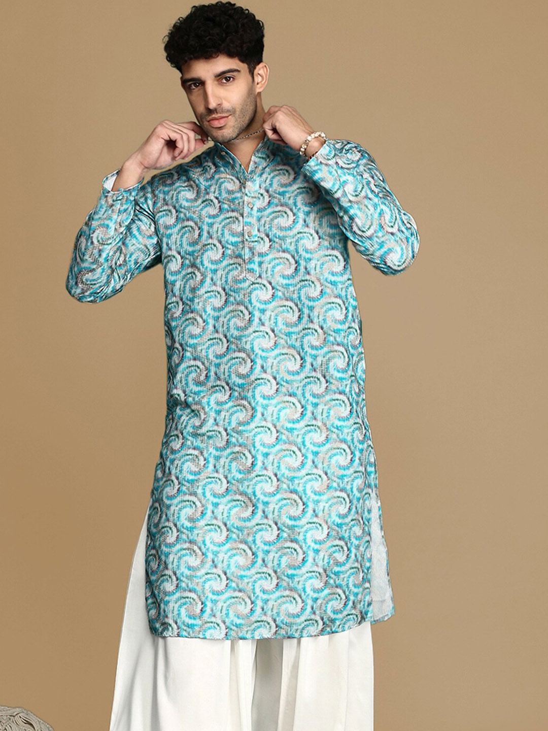 

Sanwara Abstract Printed Mandarin Collar Straight Cotton Kurta, Blue