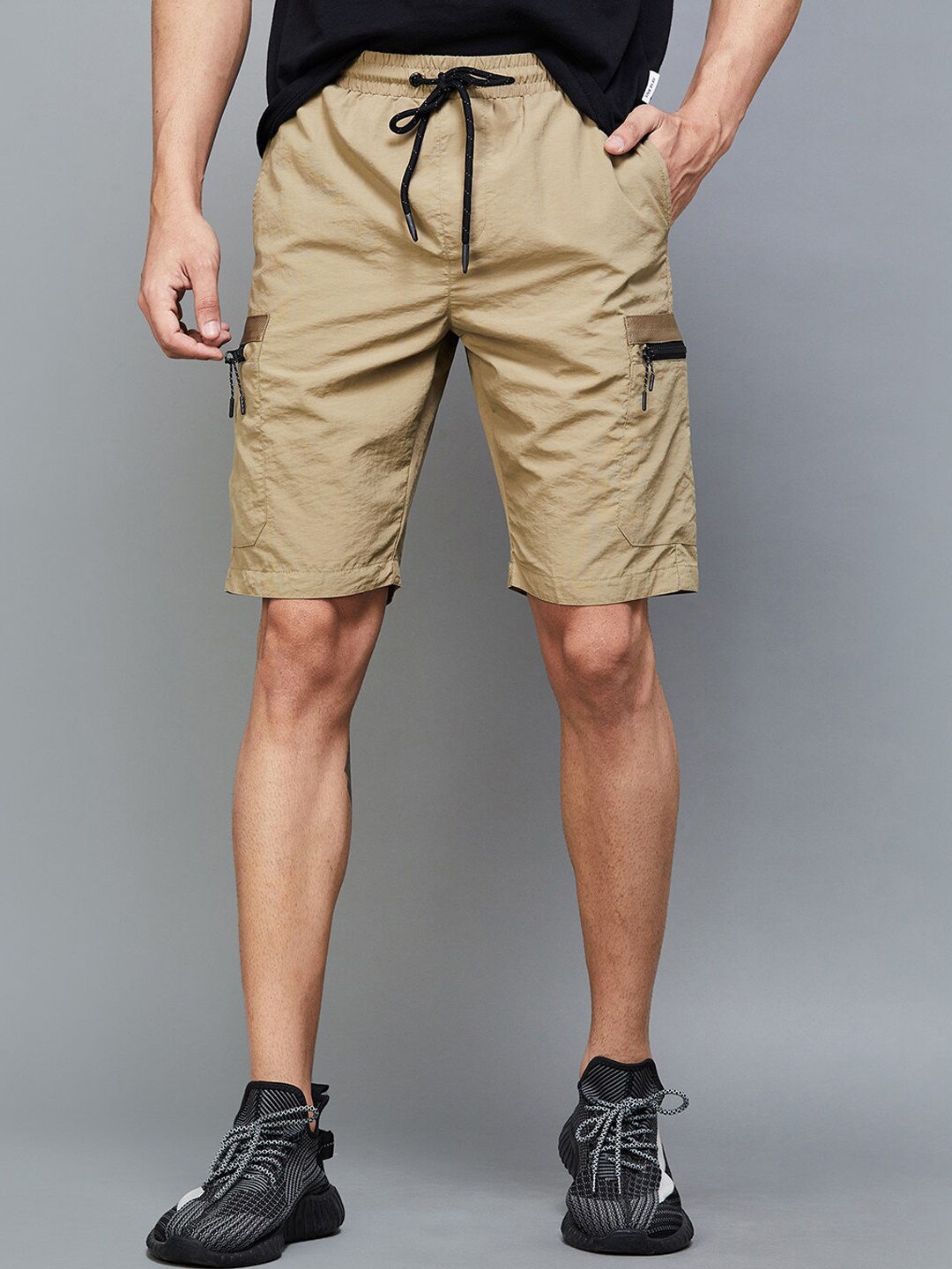 

Fame Forever by Lifestyle Men Mid-Rise Cargo Shorts, Beige