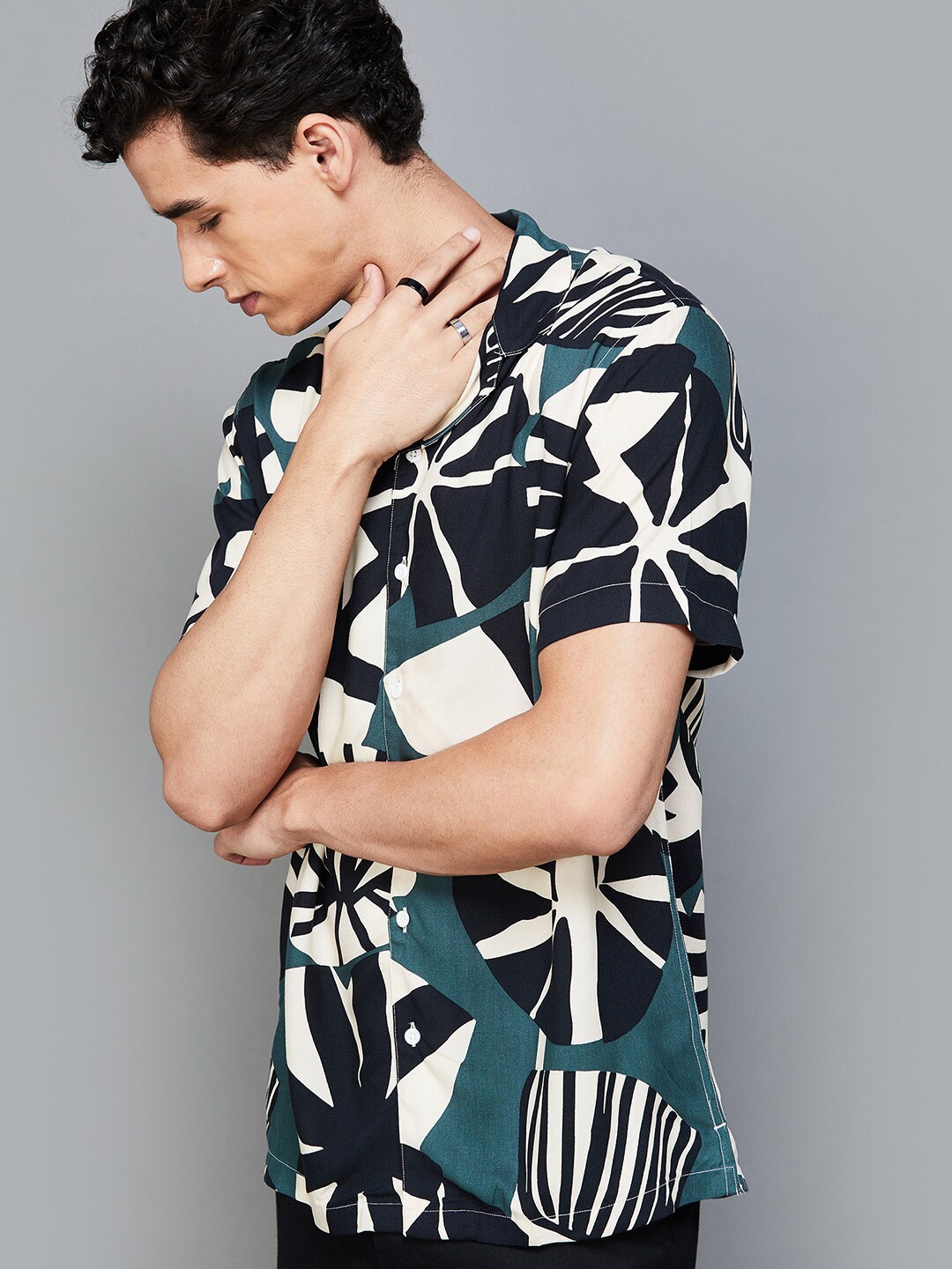 

Fame Forever by Lifestyle Abstract Printed Spread Collar Casual Shirt, Olive