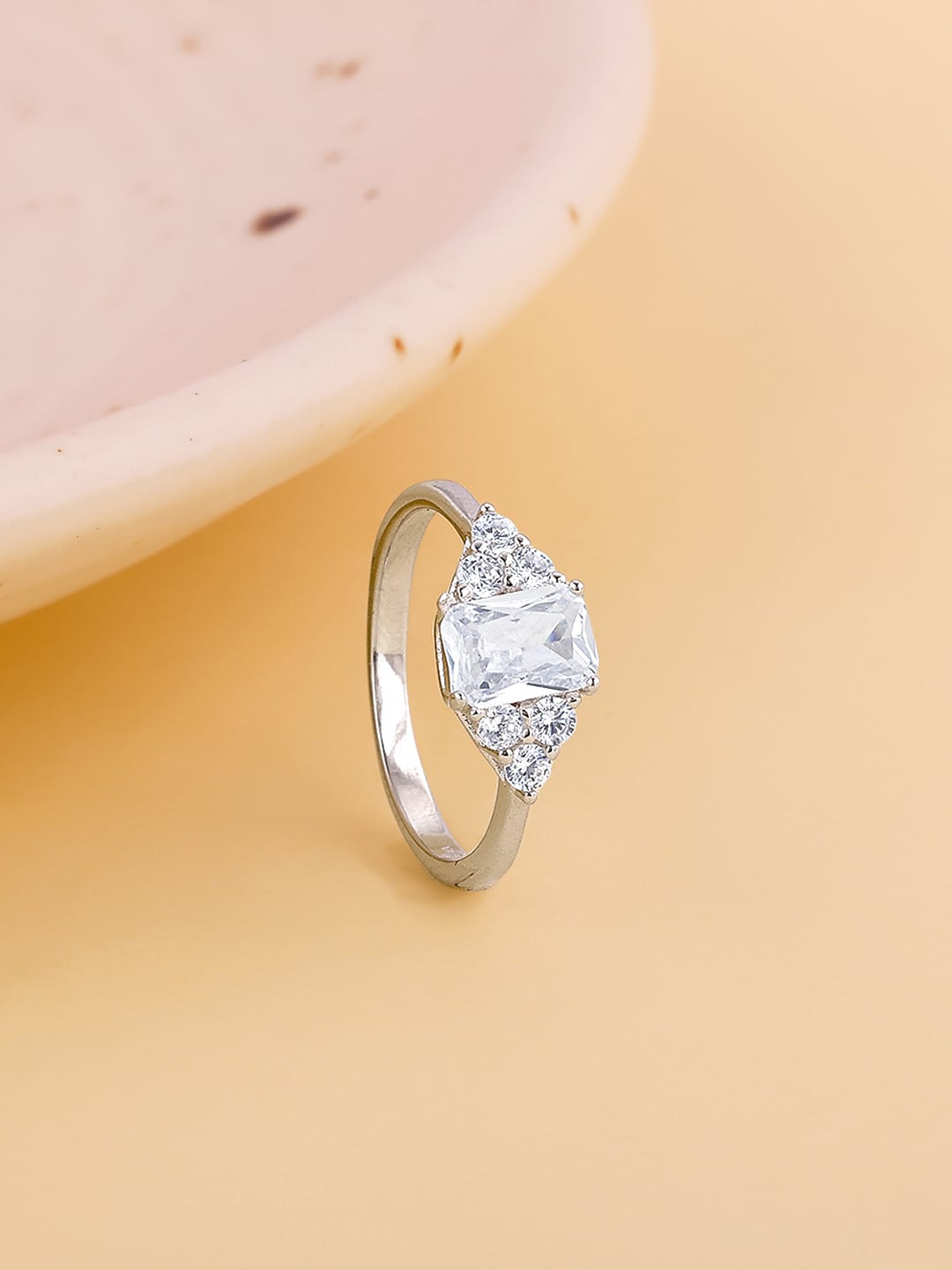 

GIVA 925 Sterling Silver Rhodium-Plated CZ Studded Finger Ring