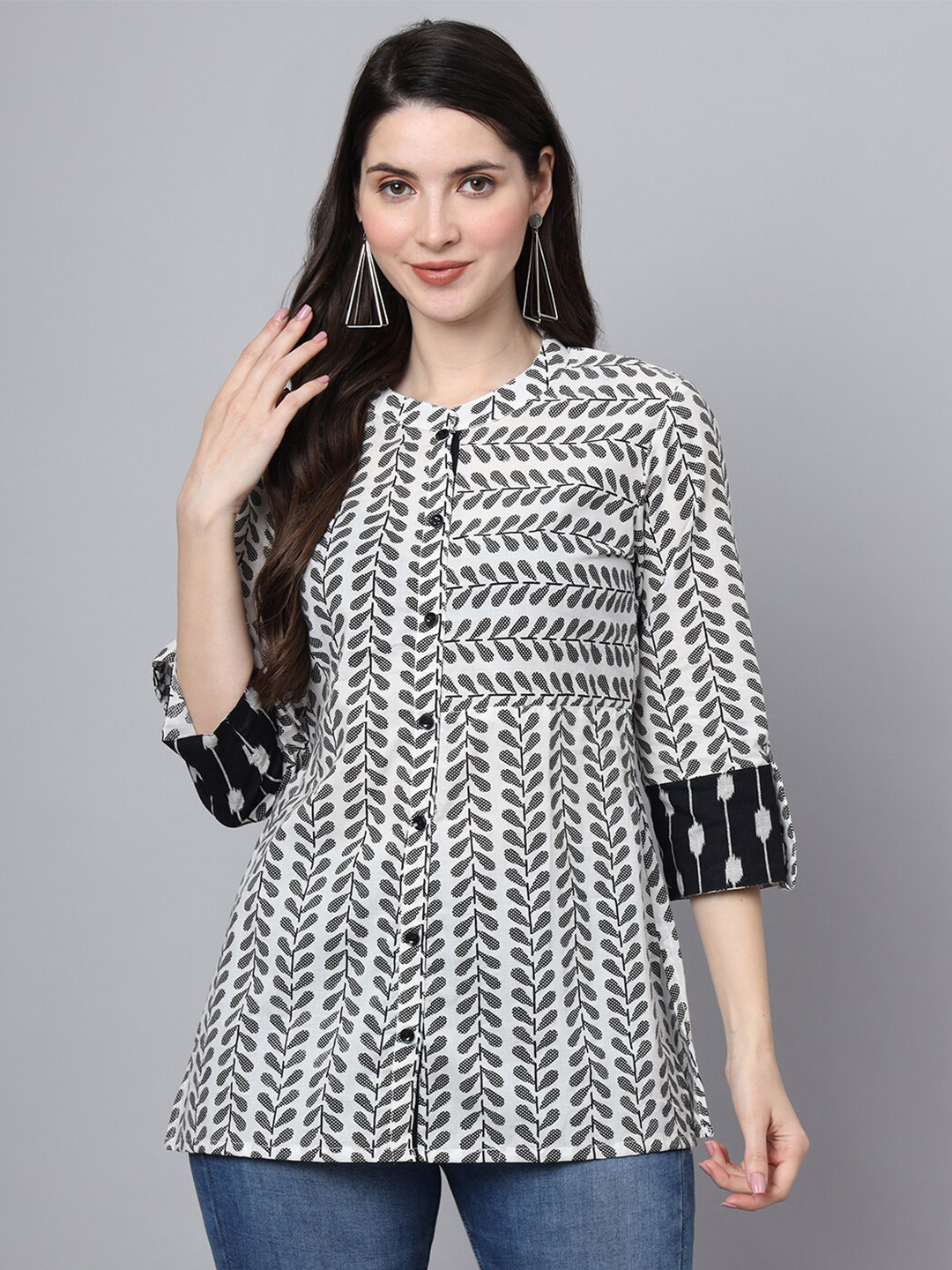 

FABRIC FITOOR Devaarti Opaque Printed Casual Shirt, White