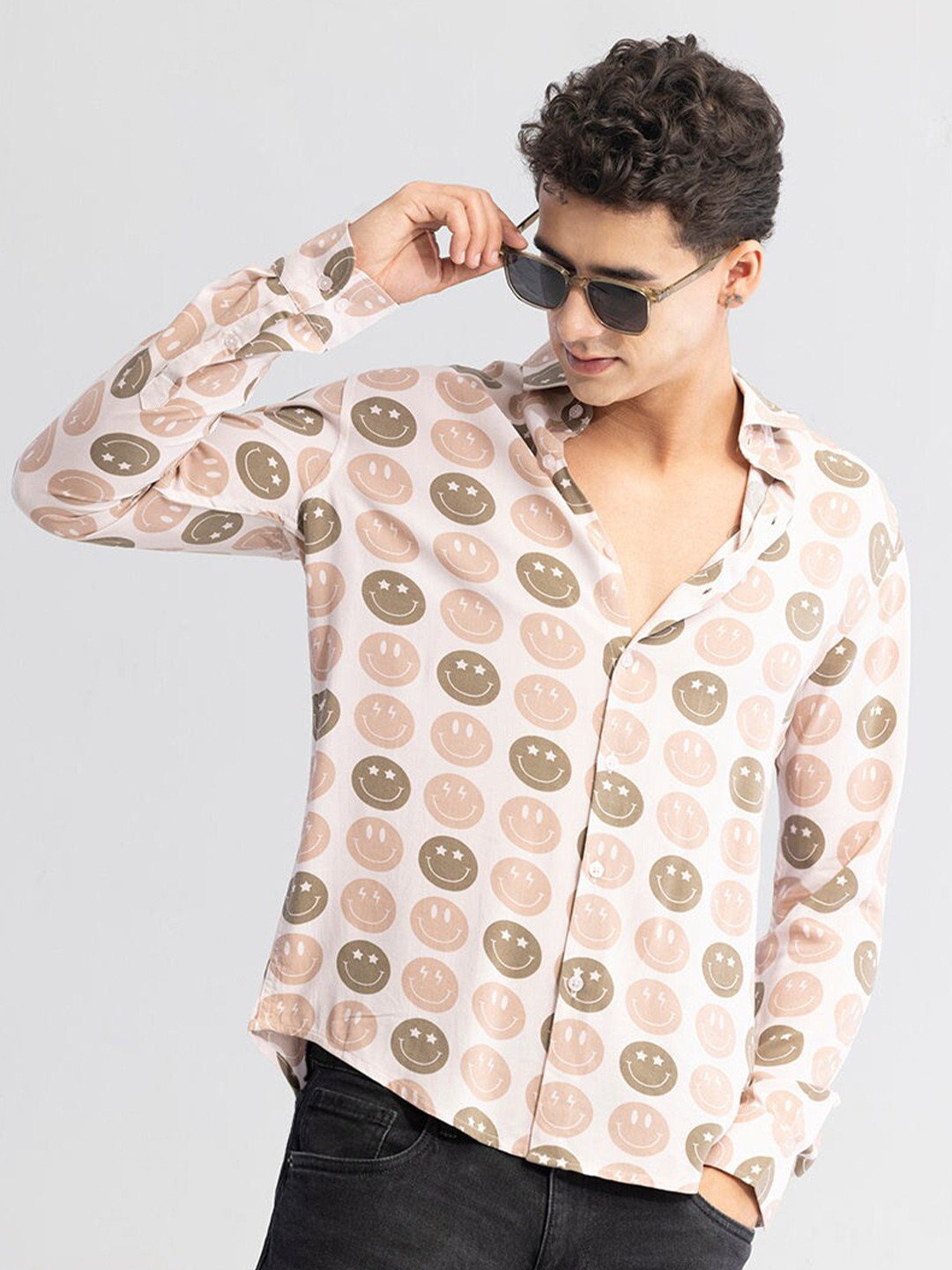 

Snitch Peach Coloured Classic Slim Fit Geometric Printed Spread Collar Casual Shirt