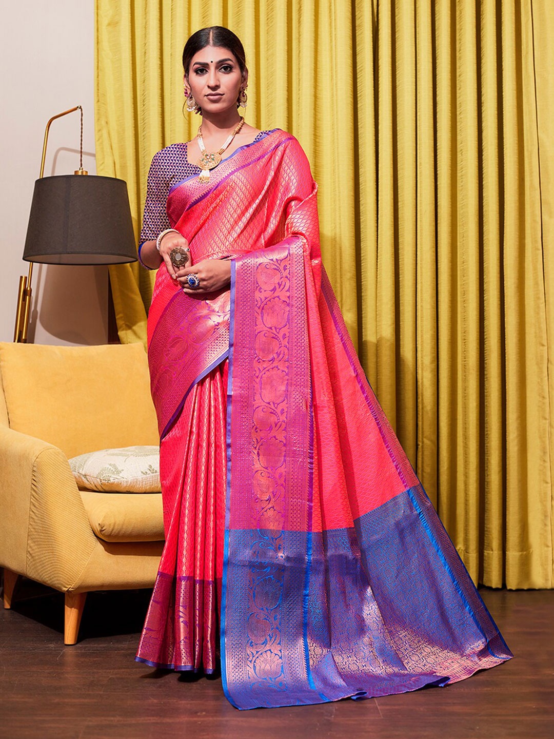 

JUST FASHION Ethnic Motifs Zari Art Silk Kanjeevaram Saree, Pink