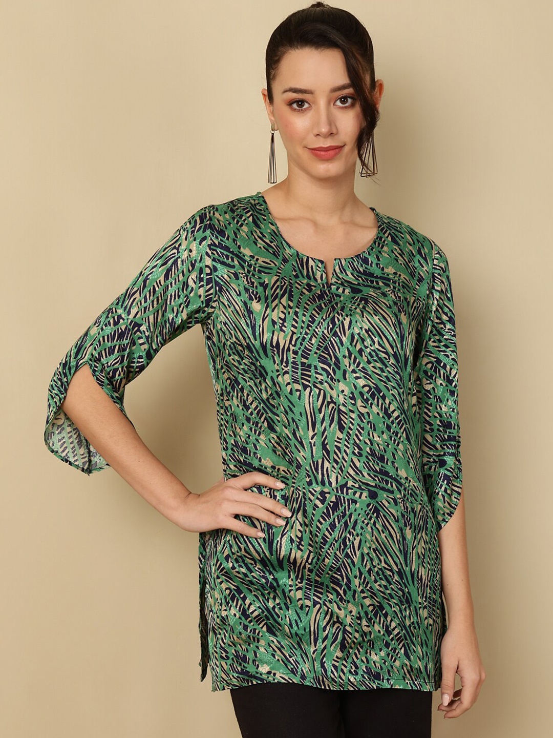 

AKIMIA Botanical Printed Round Neck Cotton Silk Regular Kurti, Green