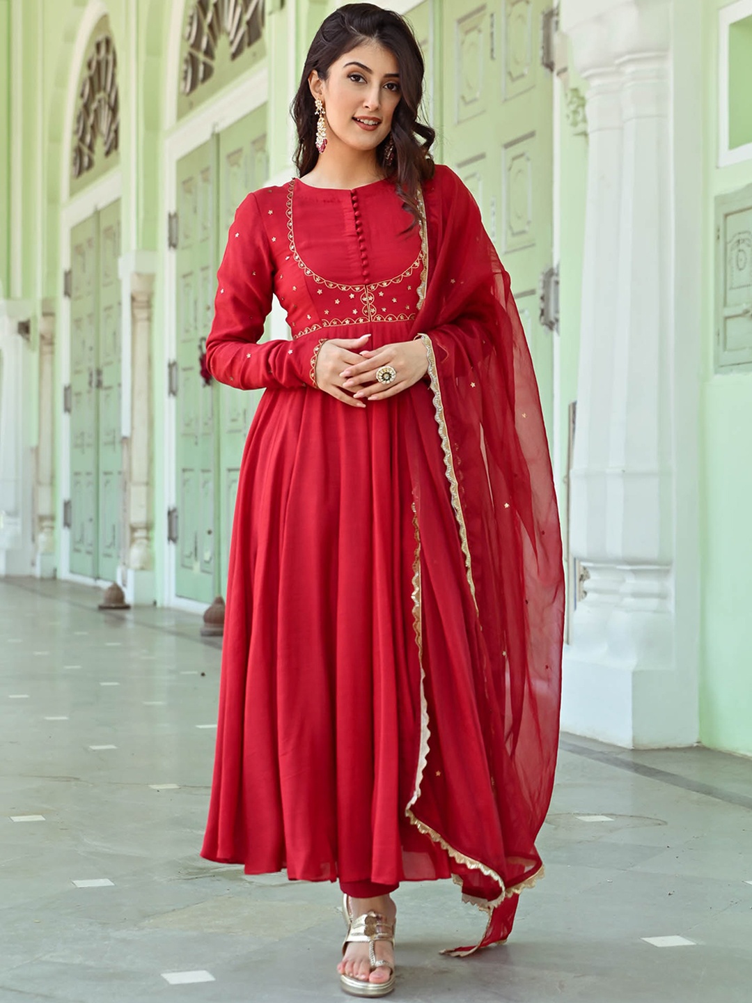 

Urbanstree Floral Embroidered Straight Kurta & Palazzos With Dupatta, Red