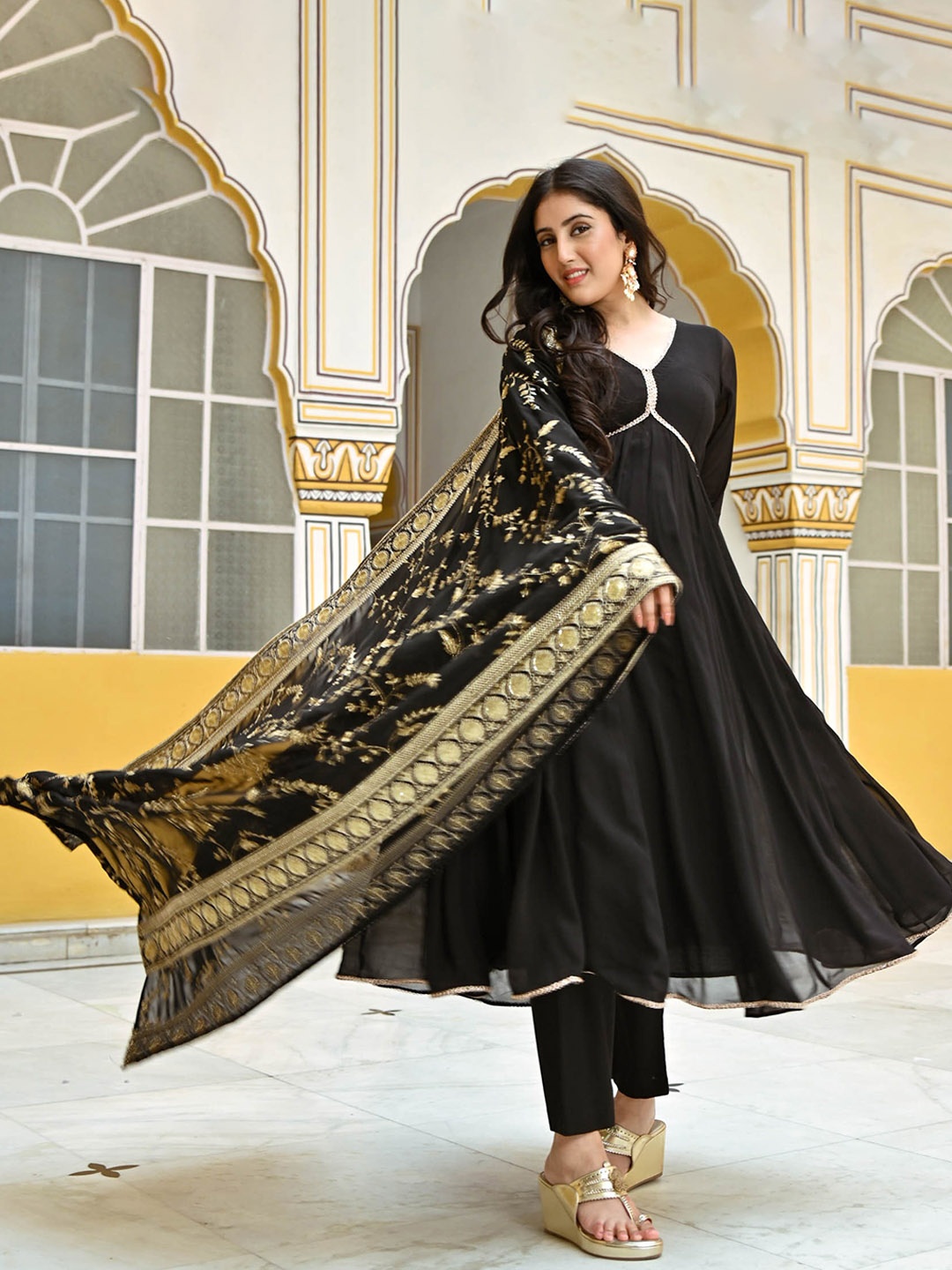 

Urbanstree Round Neck Gotta Patti Anarkali Kurta with Trousers & With Dupatta, Black