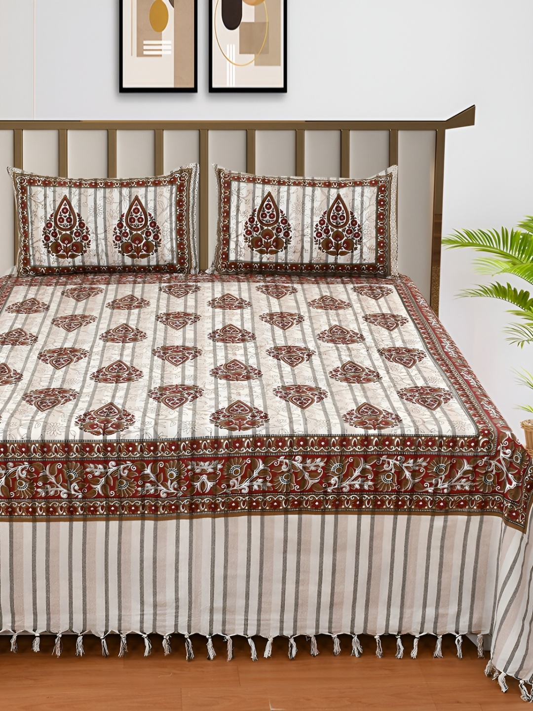 

bsb home Cream & Maroon Ethnic Motifs Cotton 210 TC King Bedsheet & 2 Pillow Covers