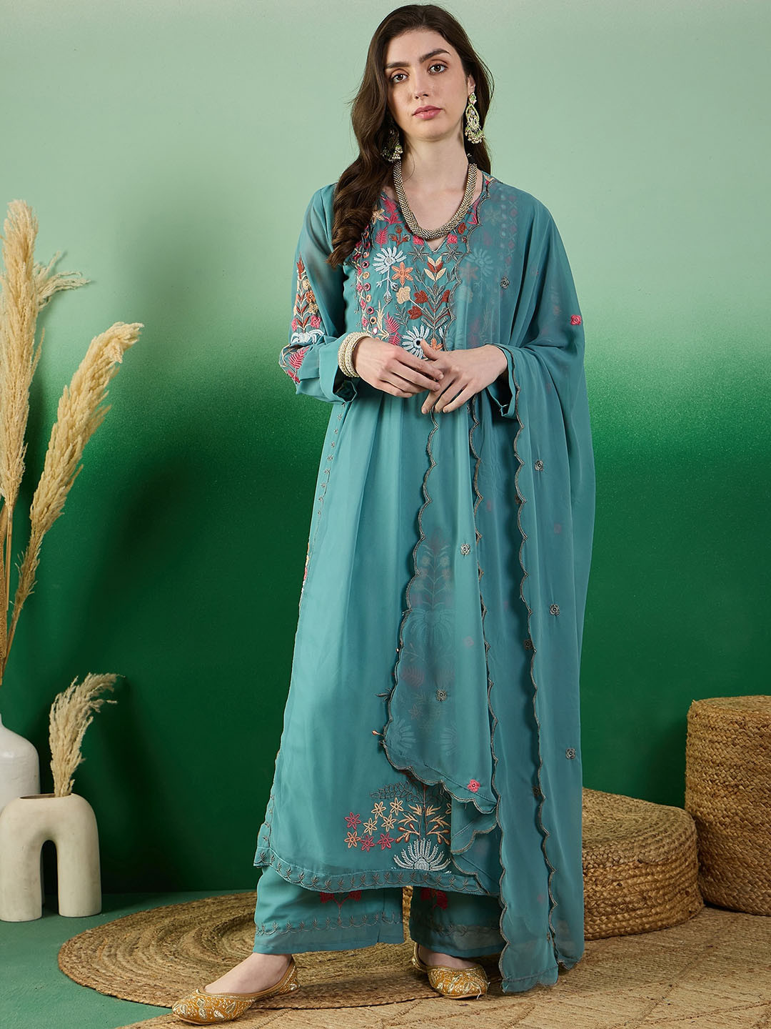 

SERONA FABRICS Floral Embroidered Regular Thread Work Kurta with Palazzos & Dupatta, Turquoise blue