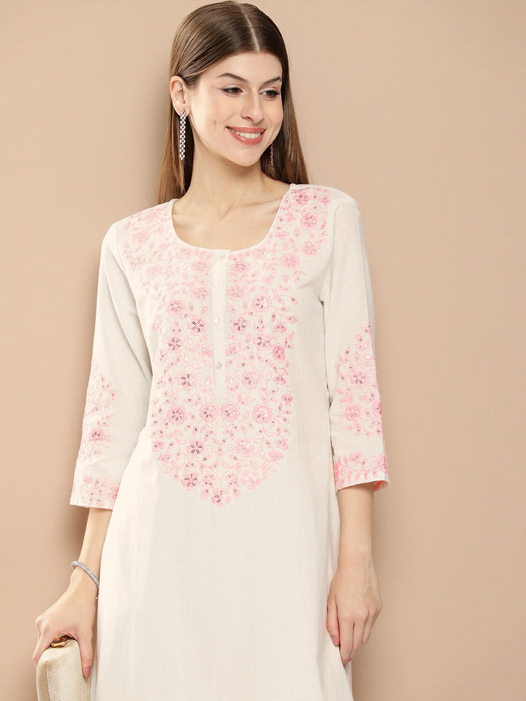 

AMUKTI Floral Embroidered Sequinned Kurta, Off white