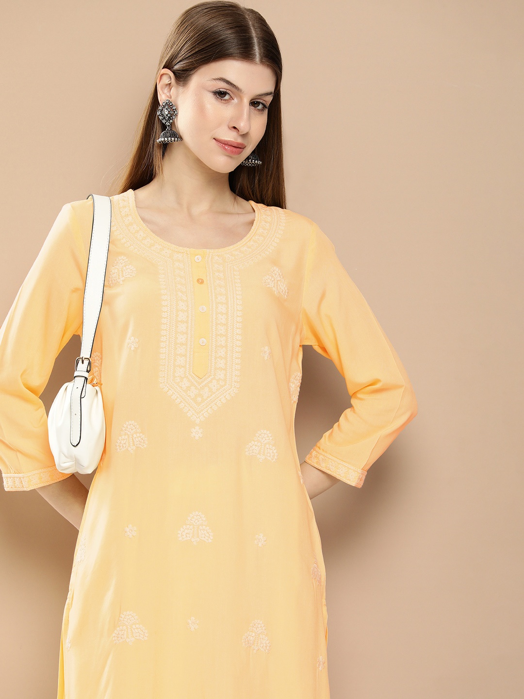 

AMUKTI Ethnic Motifs Embroidered Thread Work Kurta, Yellow