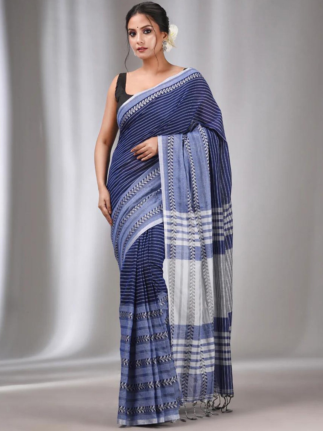 

ODETTE Striped Woven Design Saree, Violet