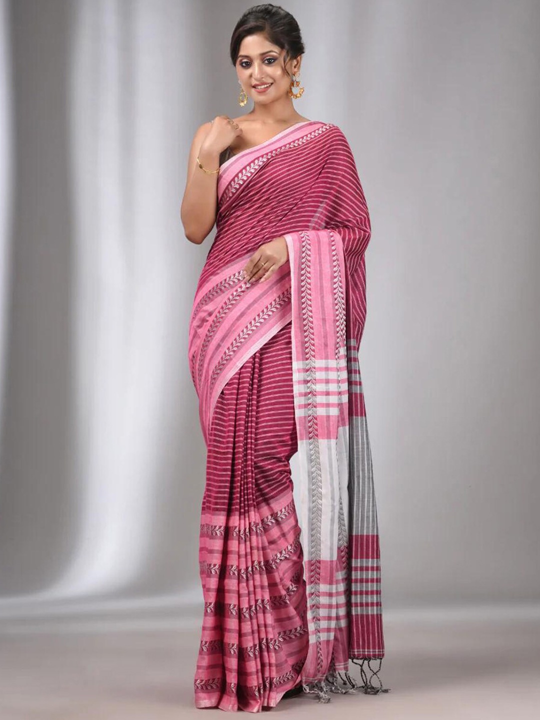 

ODETTE Striped Woven Design Saree, Peach