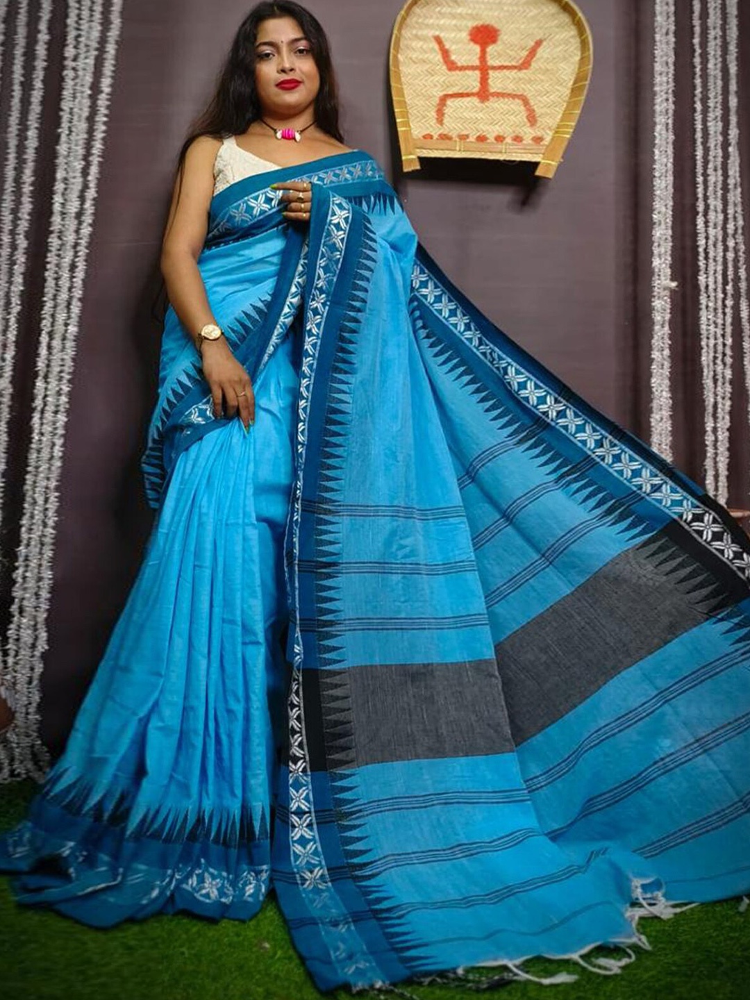 

ODETTE Woven Design Saree, Blue