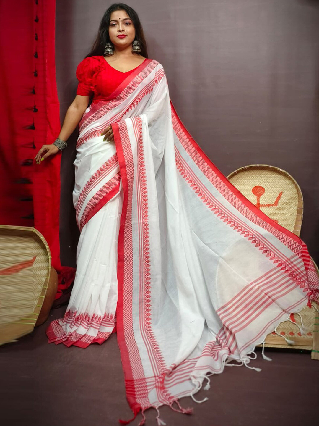 

ODETTE Woven Design Saree, White