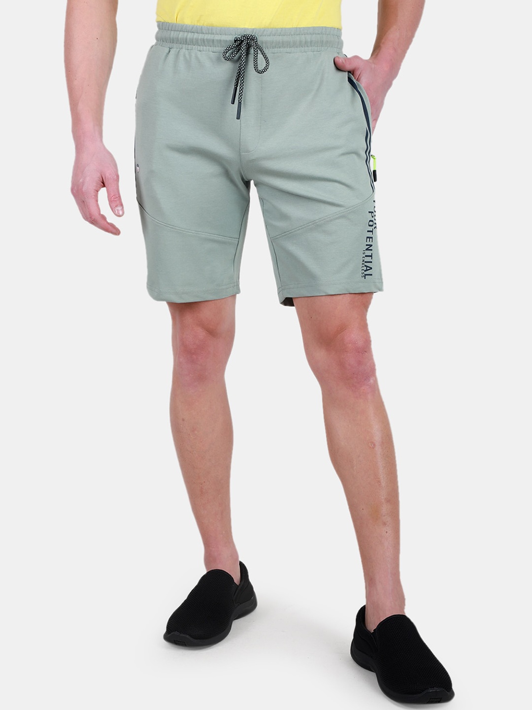 

Duke Men High-Rise Cotton Regular Shorts, Green