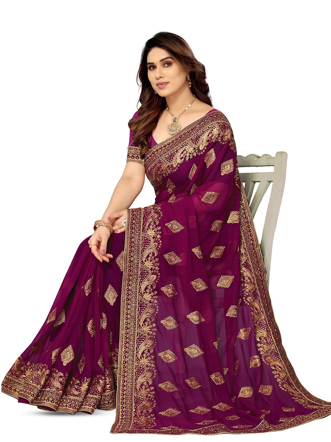 

DIVASTRI Embellished Beads and Stones Pure Georgette Saree, Burgundy