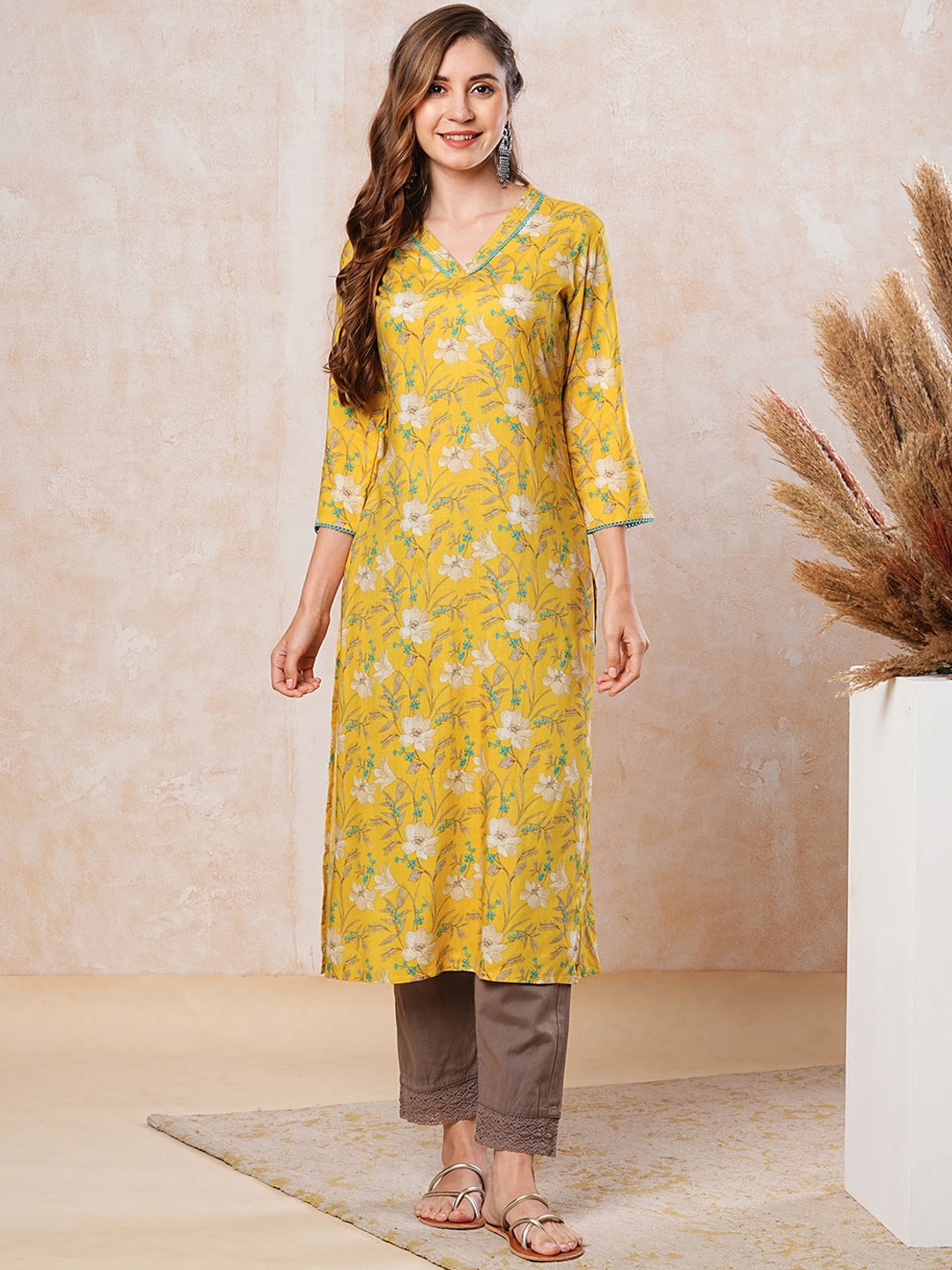 

FASHOR Floral Printed V-Neck Straight Kurta, Yellow