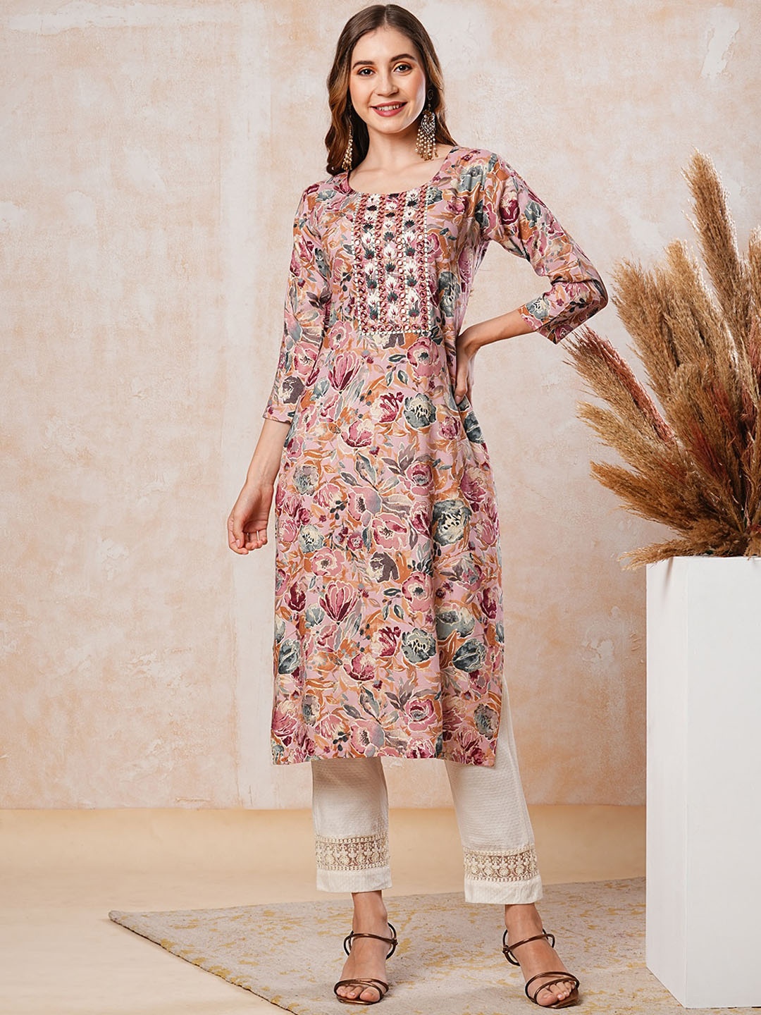 

FASHOR Floral Printed Zari Straight Kurta, Pink