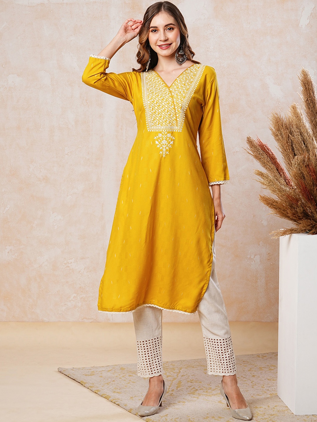 

FASHOR Ethnic Motifs Yoke Design Dobby Pure Cotton Straight Kurta, Yellow
