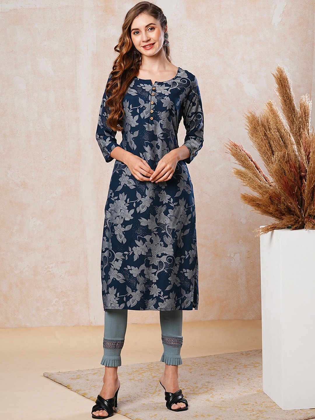 

FASHOR Floral Printed Pure Cotton Straight Kurta, Navy blue