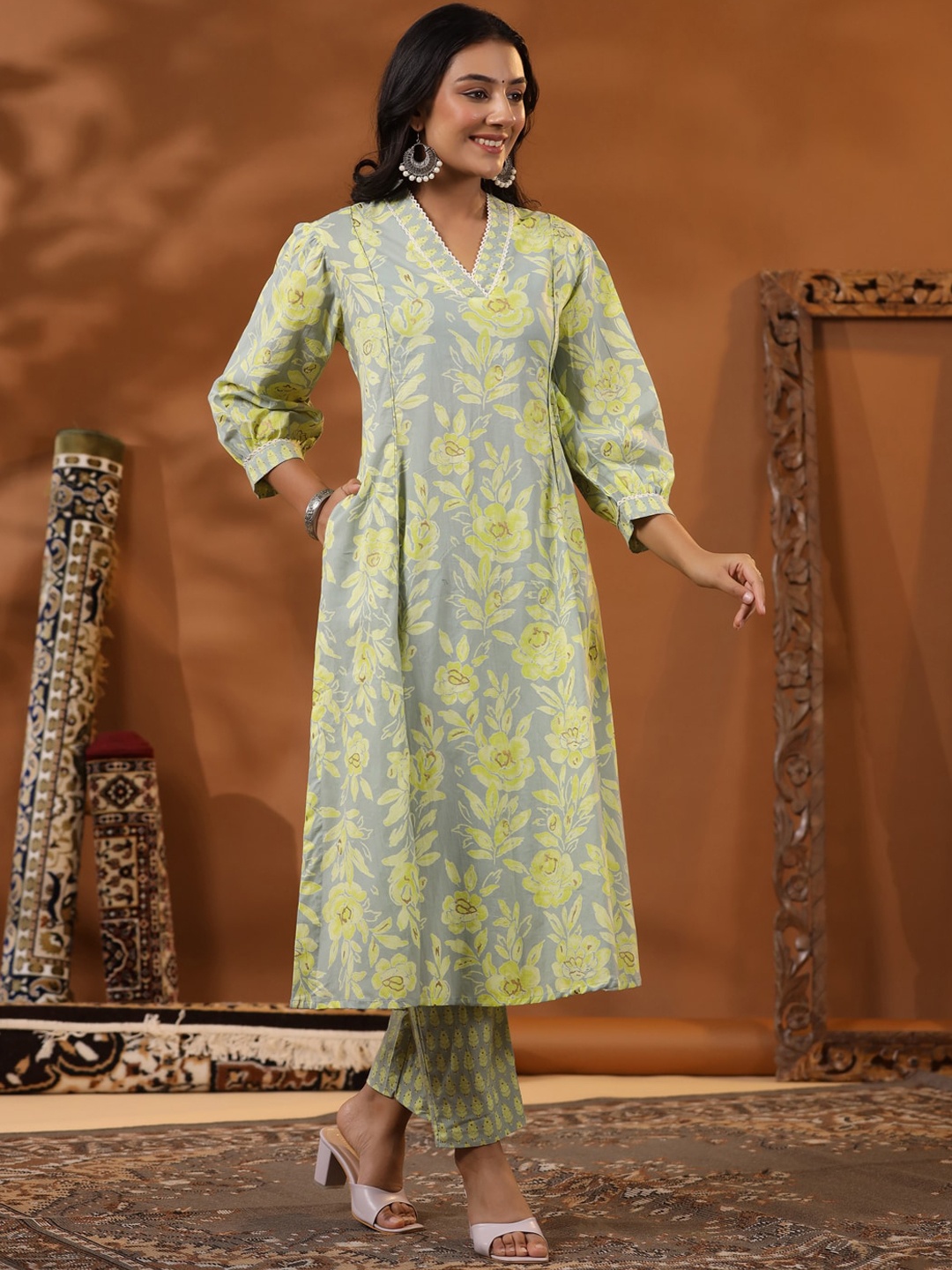 

FASHOR Floral Printed A-Line Pure Cotton Kurta with Trousers, Green