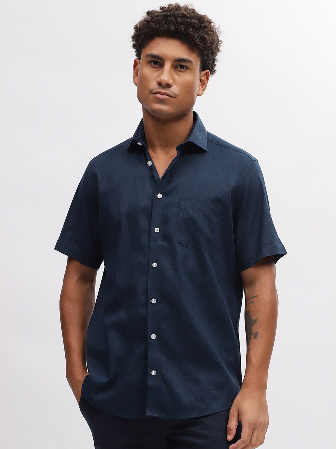 

Bruun & Stengade Cutaway Collar Short Sleeves Casual Shirt, Navy blue