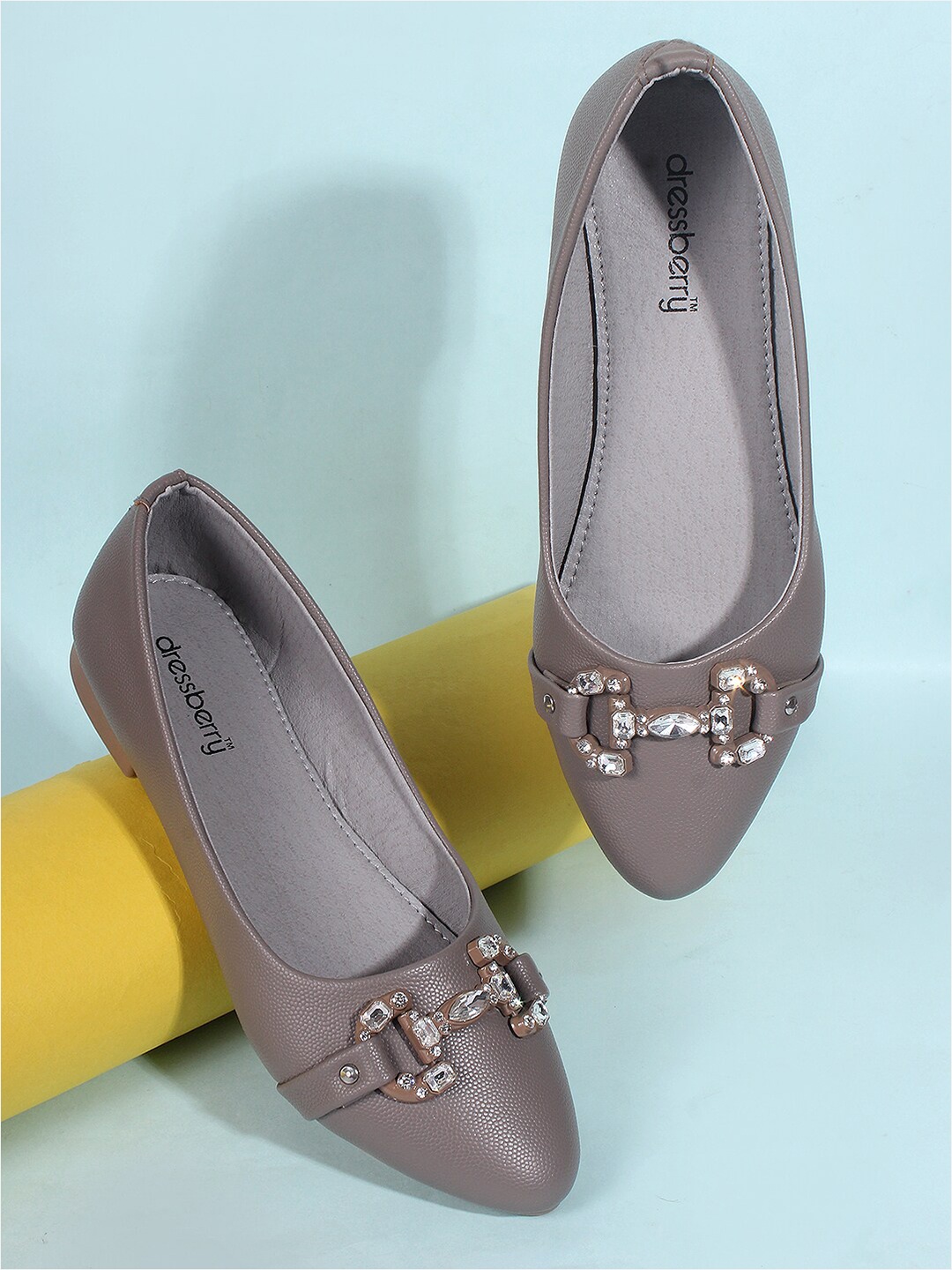 

DressBerry Grey Embellished Pointed Toe Ballerinas