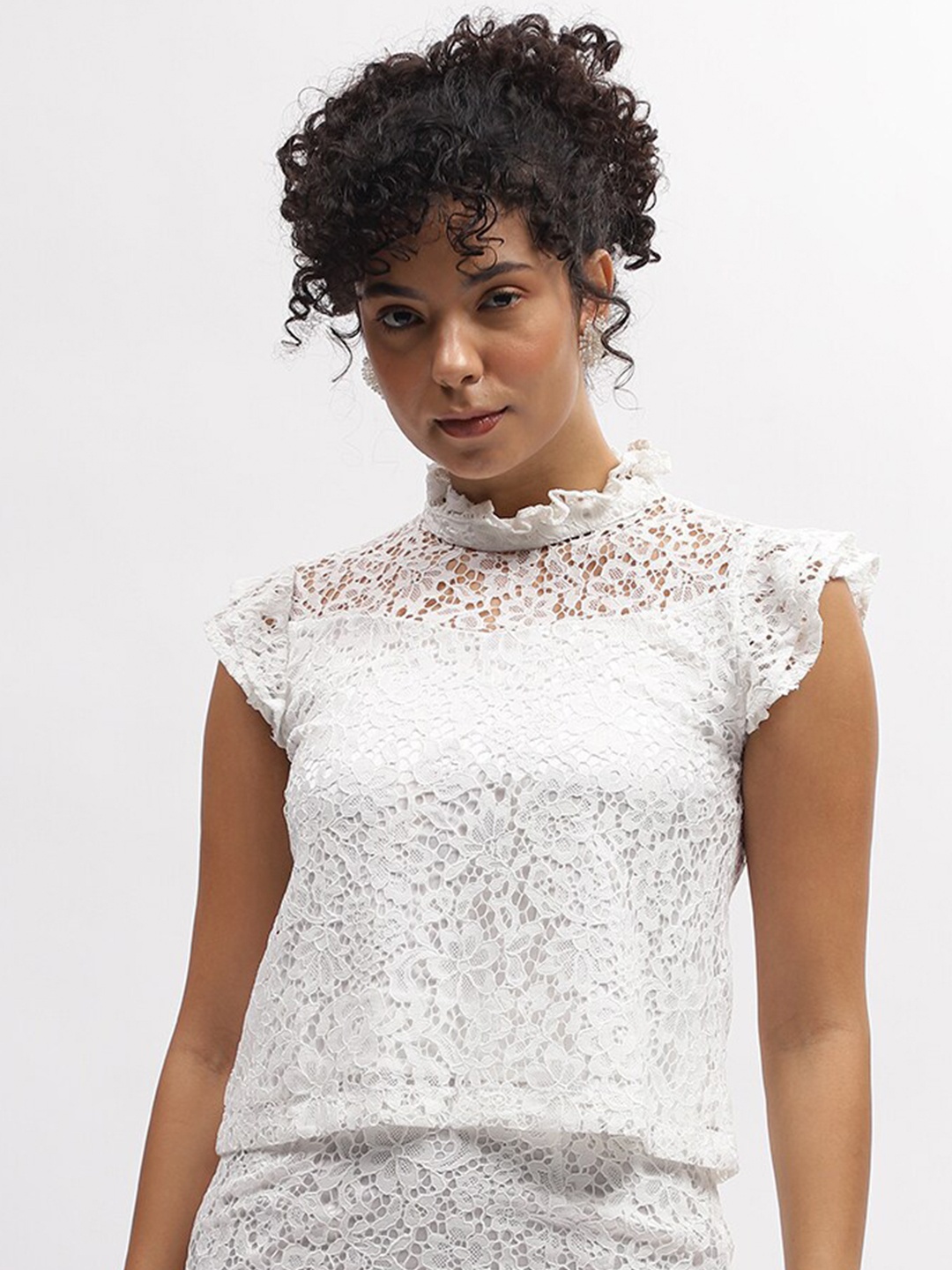 

CENTRESTAGE Self Design Flutter Sleeves Top, White