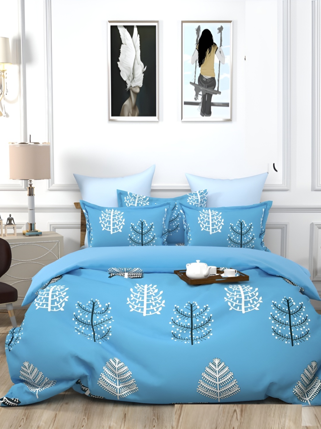 

Supreme Home Collective Blue & White 144 TC Queen Bedsheet with 2 Pillow Covers
