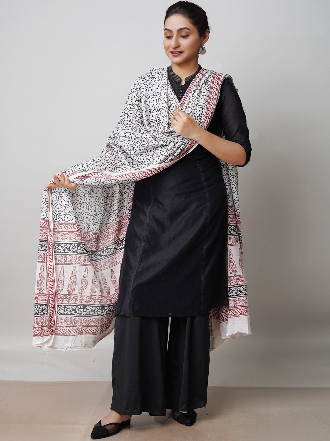 

Unnati Silks Ethnic Motifs Printed Pure Cotton Bagh Dupatta, Off white