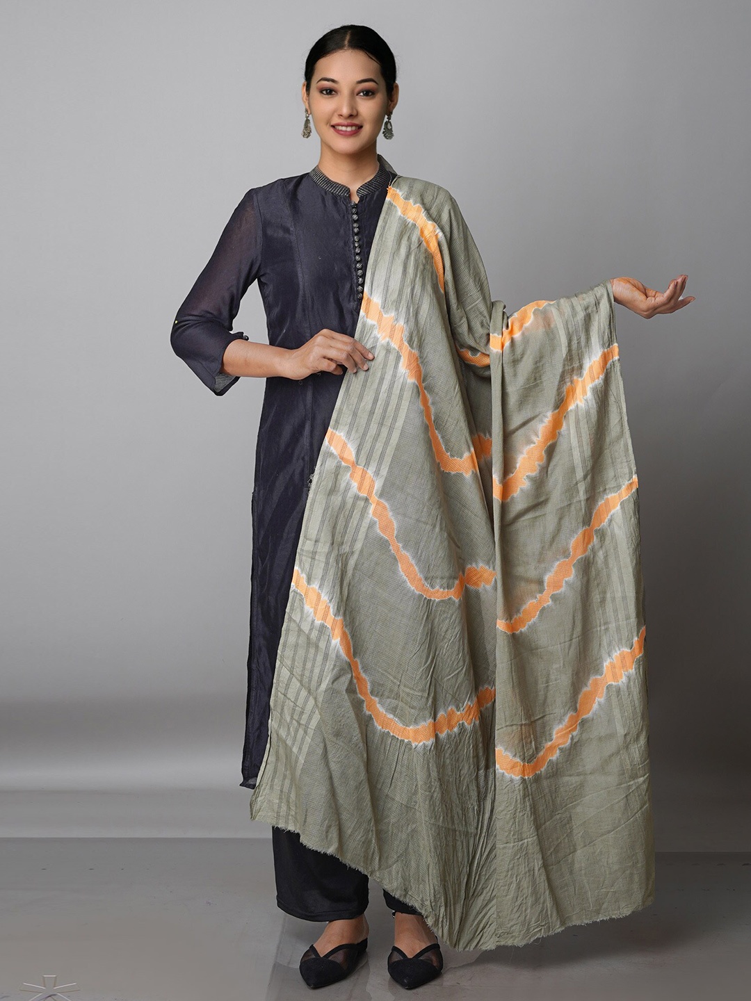 

Unnati Silks Leheriya Dyed Cotton Silk Shibori Dupatta, Grey