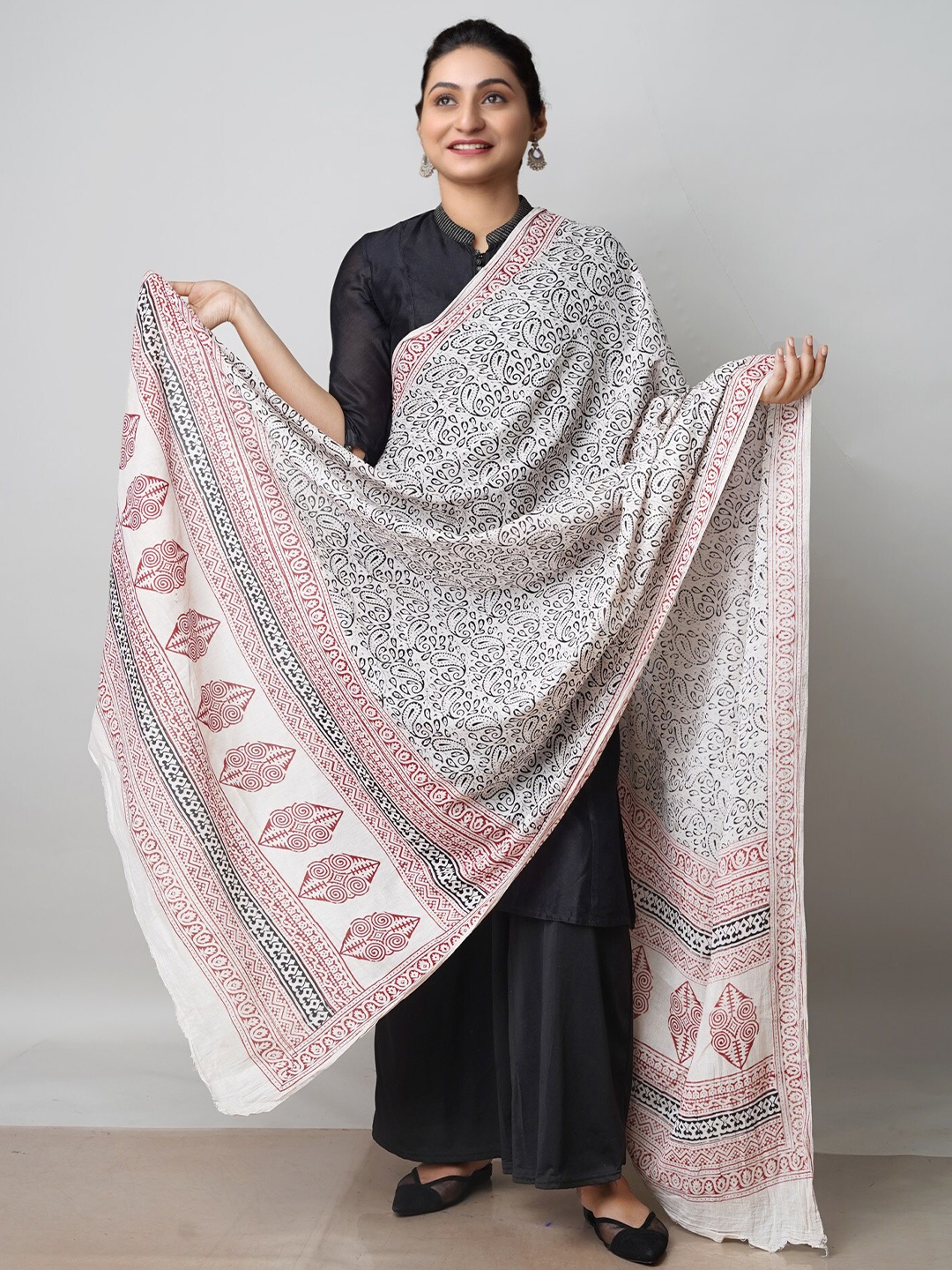 

Unnati Silks Ethnic Motifs Printed Pure Cotton Bagh Dupatta, Off white