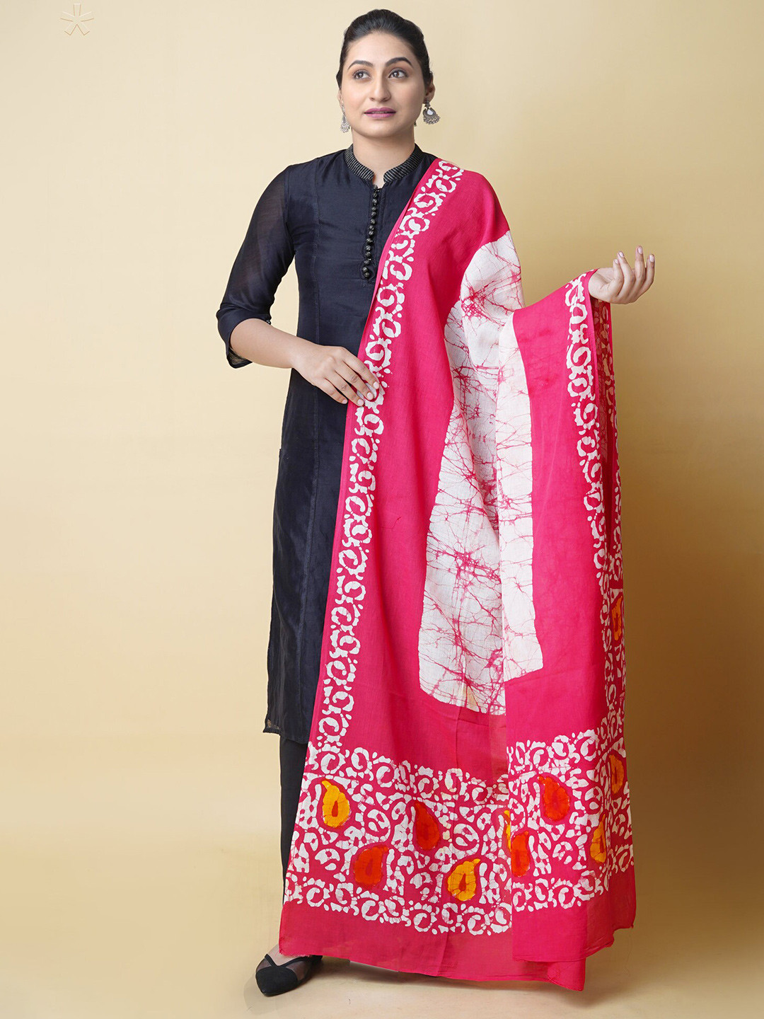 

Unnati Silks Ethnic Motifs Printed Pure Cotton Batik Dupatta, Pink