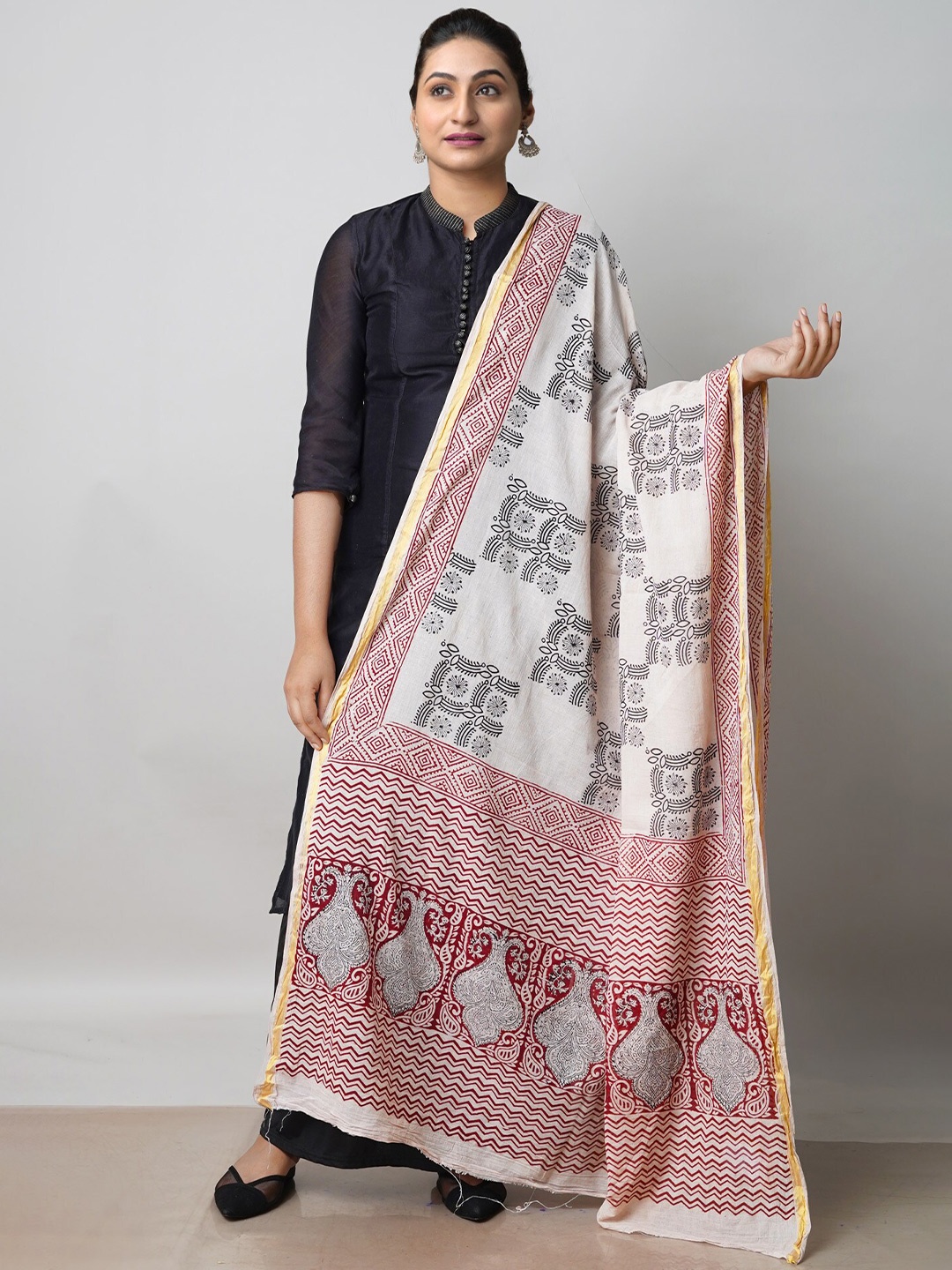 

Unnati Silks Ethnic Motifs Printed Pure Cotton Dupatta, Off white