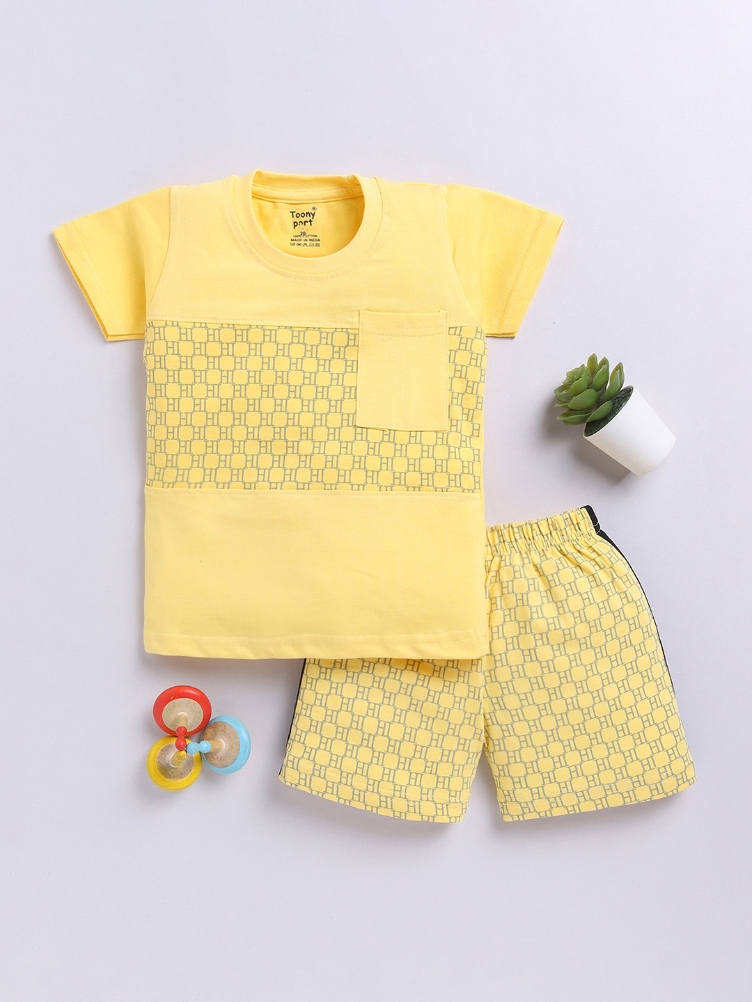 

Toonyport Boys Geometric Printed T shirt With Shorts, Yellow