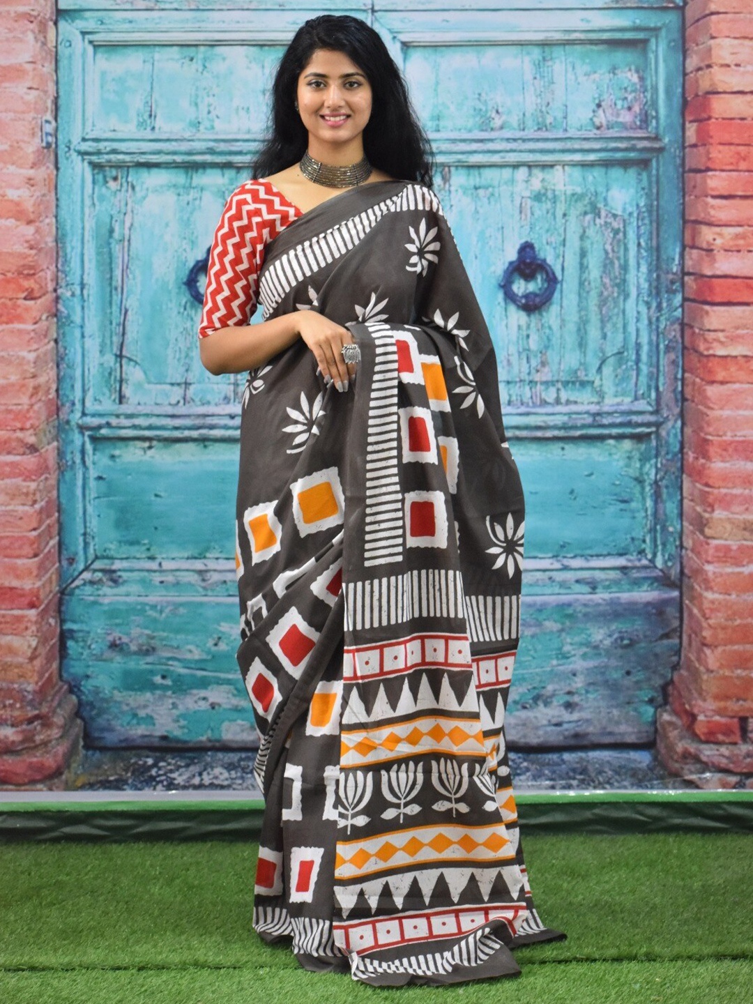 

KIAARON Pure Cotton Geometric Block Print Saree, Brown