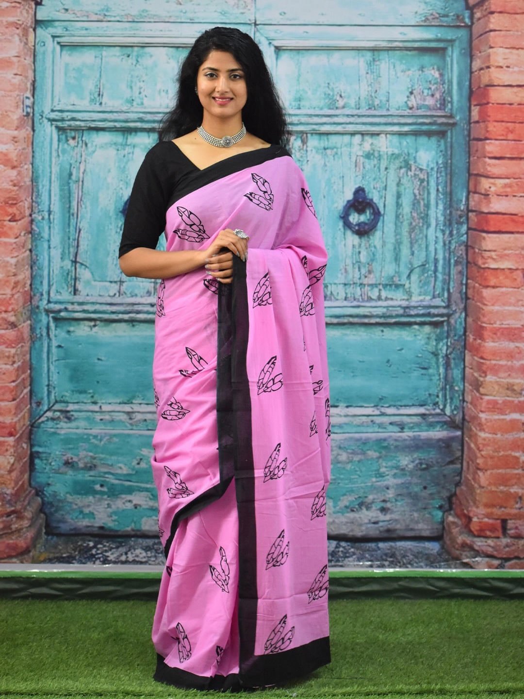 

KIAARON Pure Cotton Floral Block Print Saree, Pink