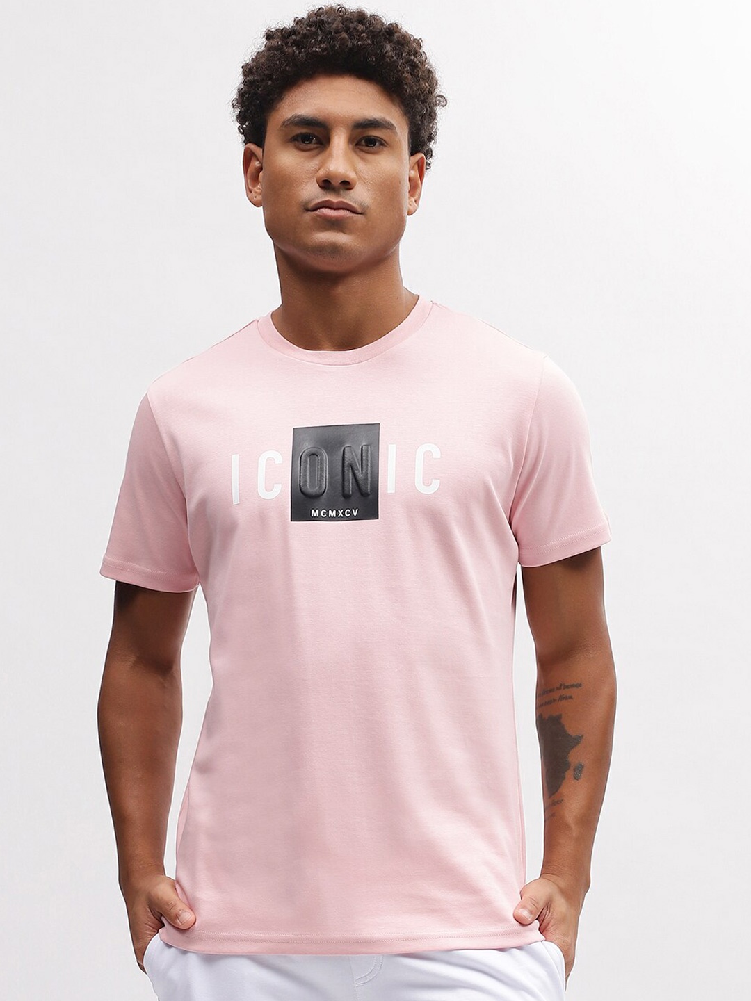 

Iconic Printed Round Neck Short Sleeves Regular Fit T-shirt, Pink