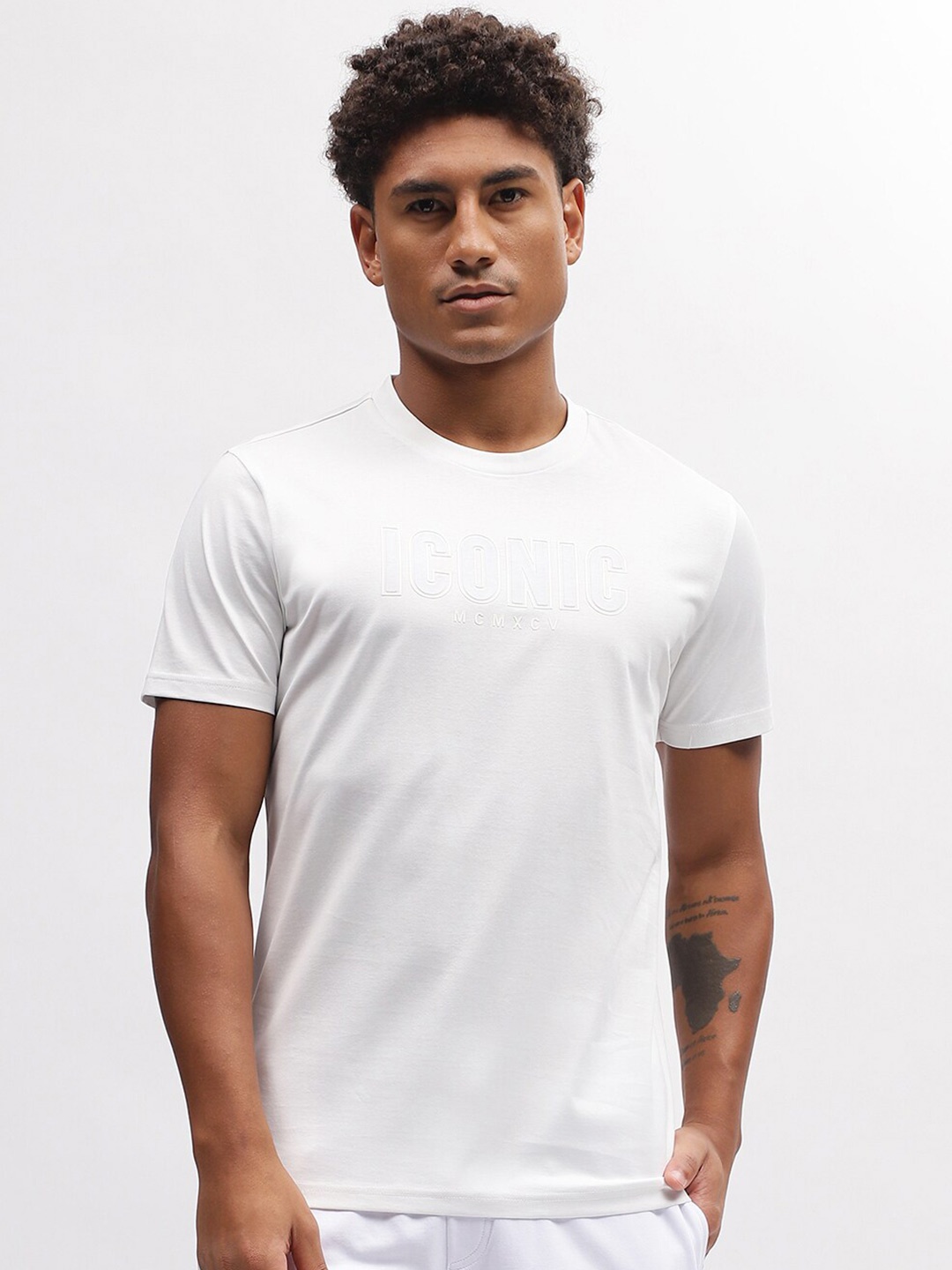 

Iconic Round Neck Short Sleeves Cotton Regular Fit T-shirt, White