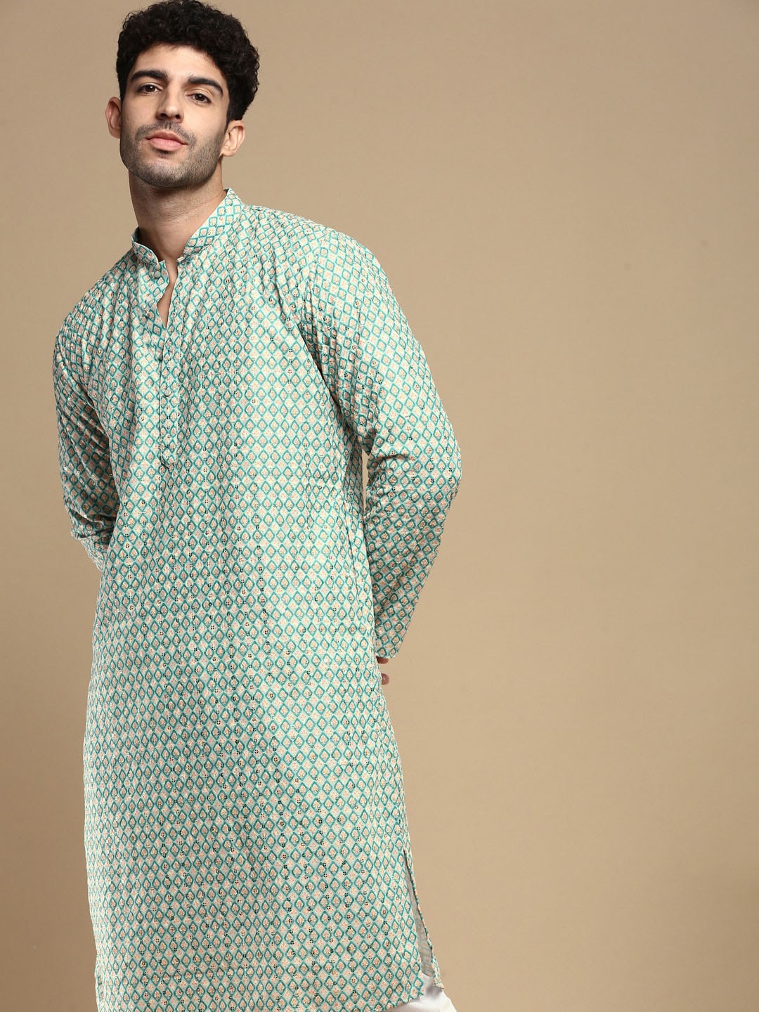 

Anouk Green Floral Embroidered Mandarin Collar Sequined Straight Kurta